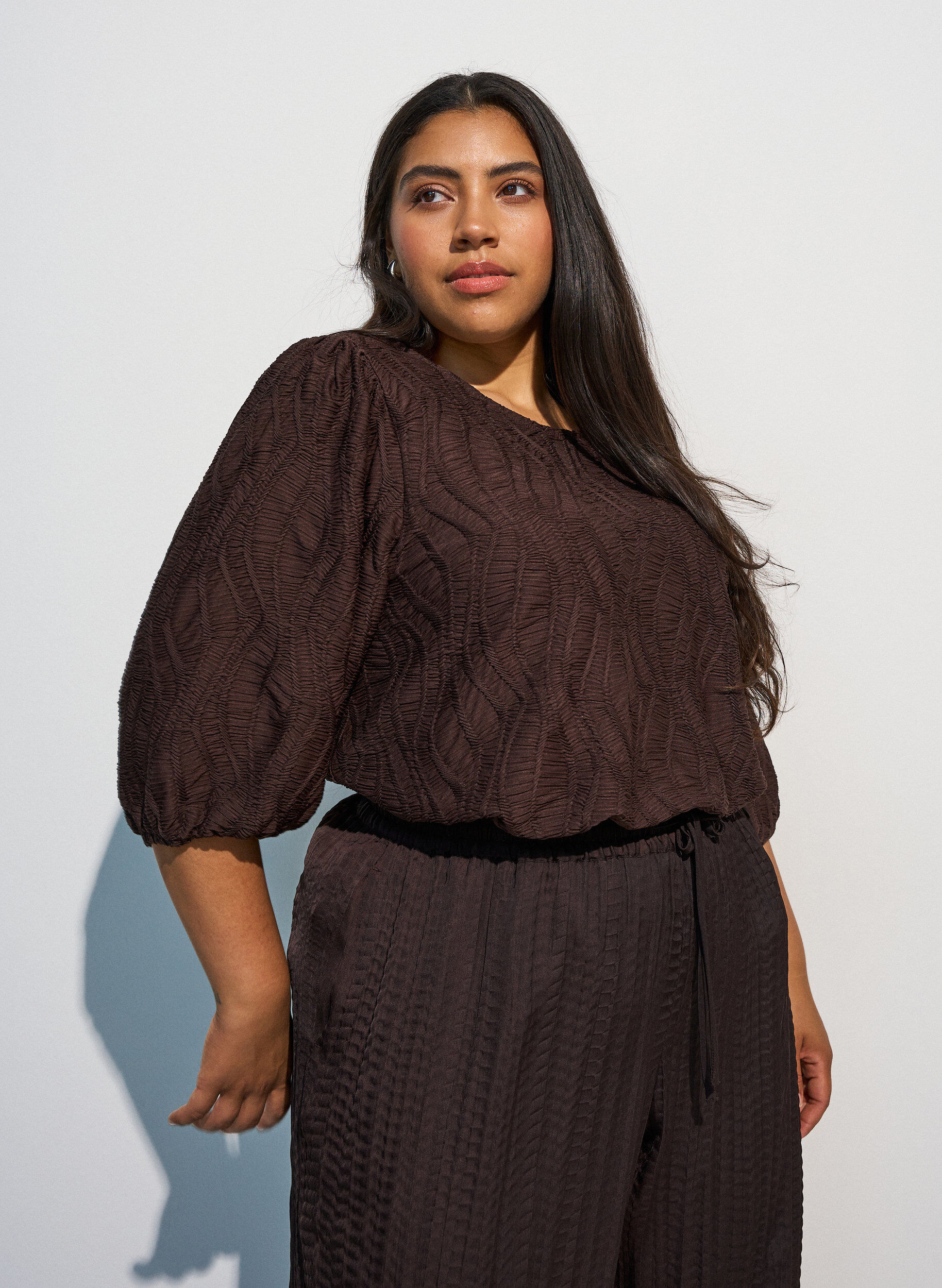 Bluse med tekstur og 3/4 &aelig;rmer, Brun, Model