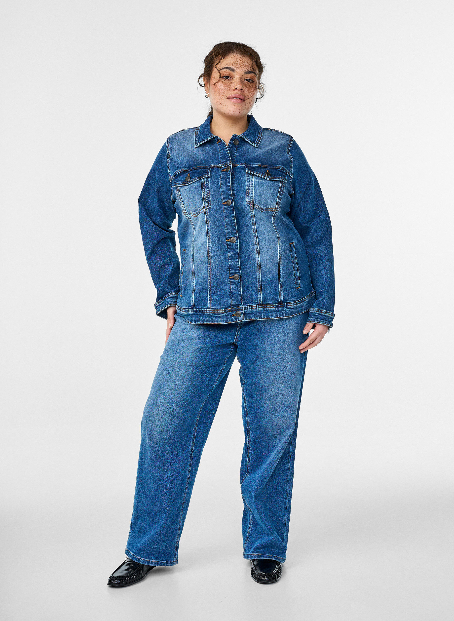 Zizzi Denimjakke med et klassisk snit, Bl&aring;, Model image number 1