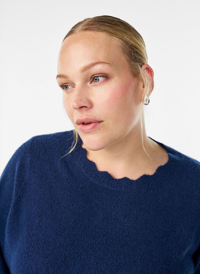 Strikbluse med bølgekanter., Blå, Model image number 3