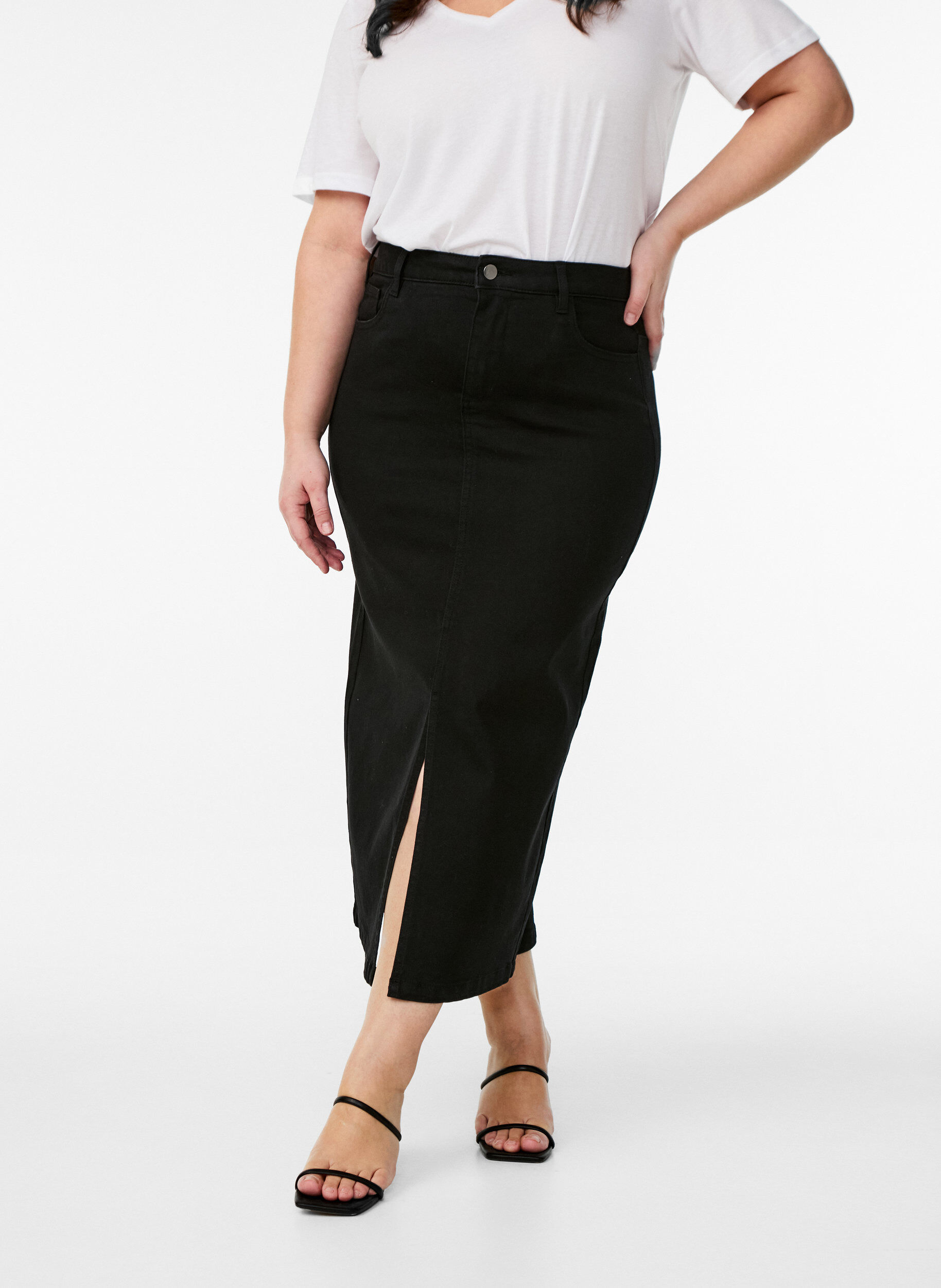 Zizzi Midilang denim nederdel med slids foran, Sort, Model image number 2