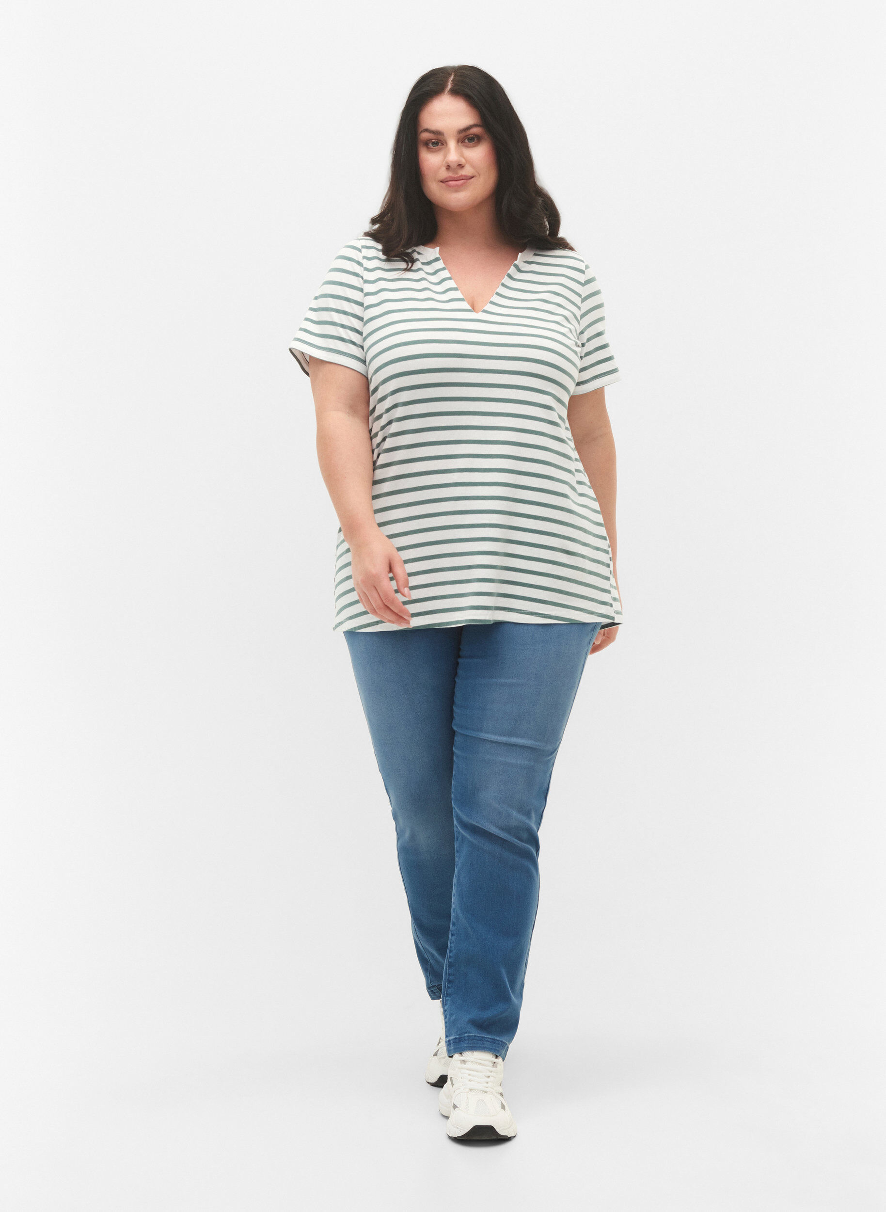 Zizzi Bomulds t-shirt med striber og v-hals, B.White/SeaP.Stripes, Model image number 2