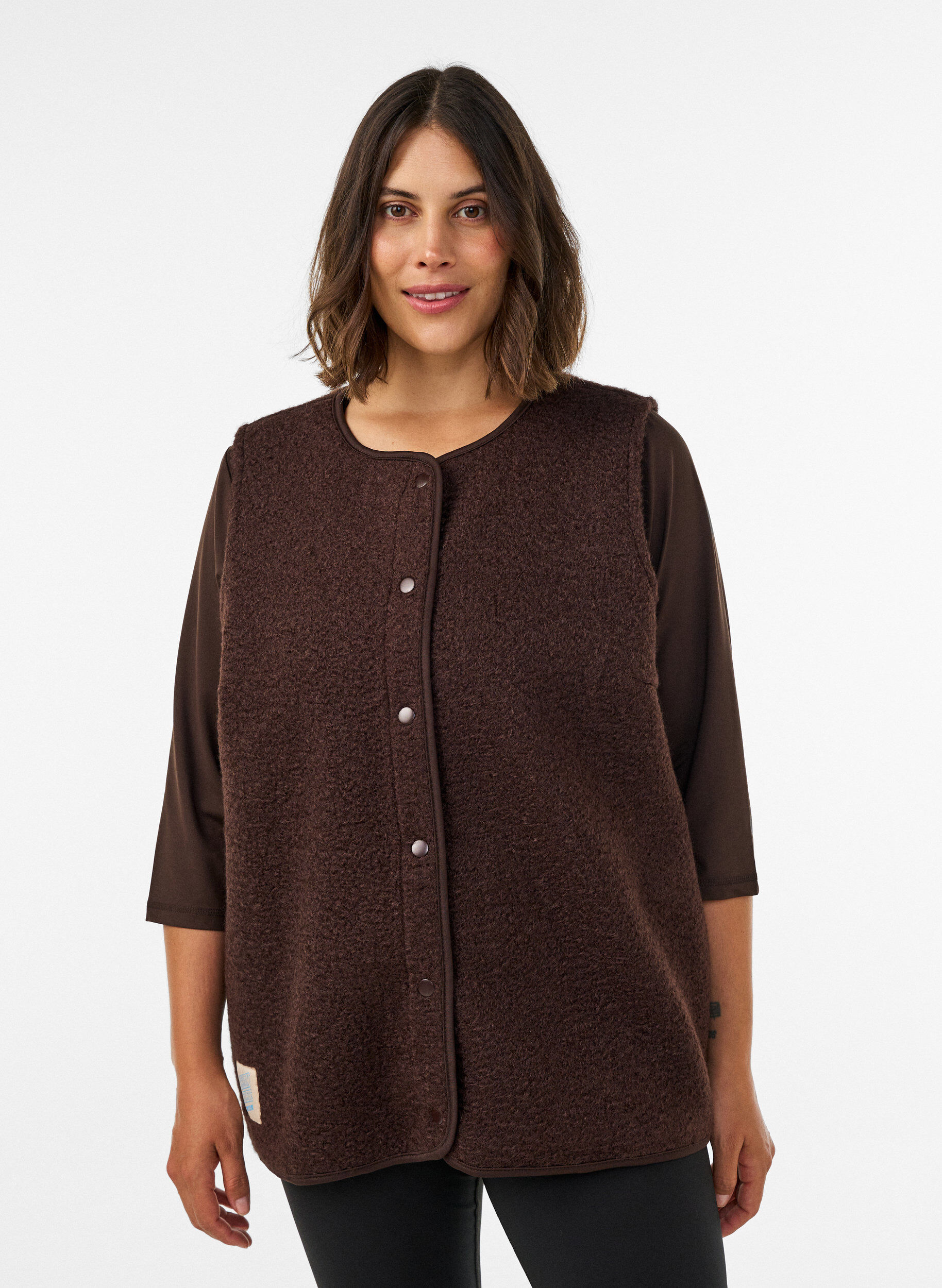 Fleecevest med trykknapper og sidelommer, Brun, Model