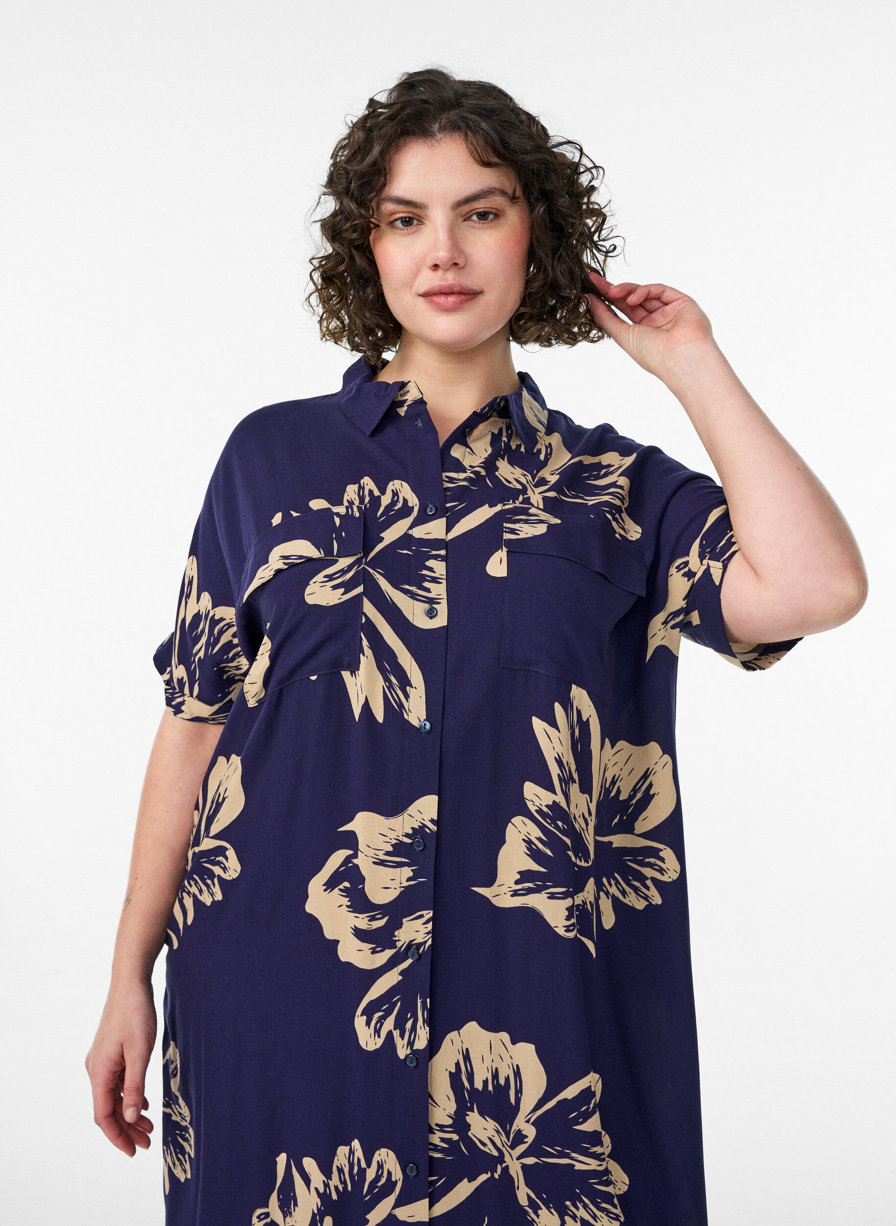 Zizzi Lang skjortekjole med korte &aelig;rmer, Bl&aring;, Model image number 2