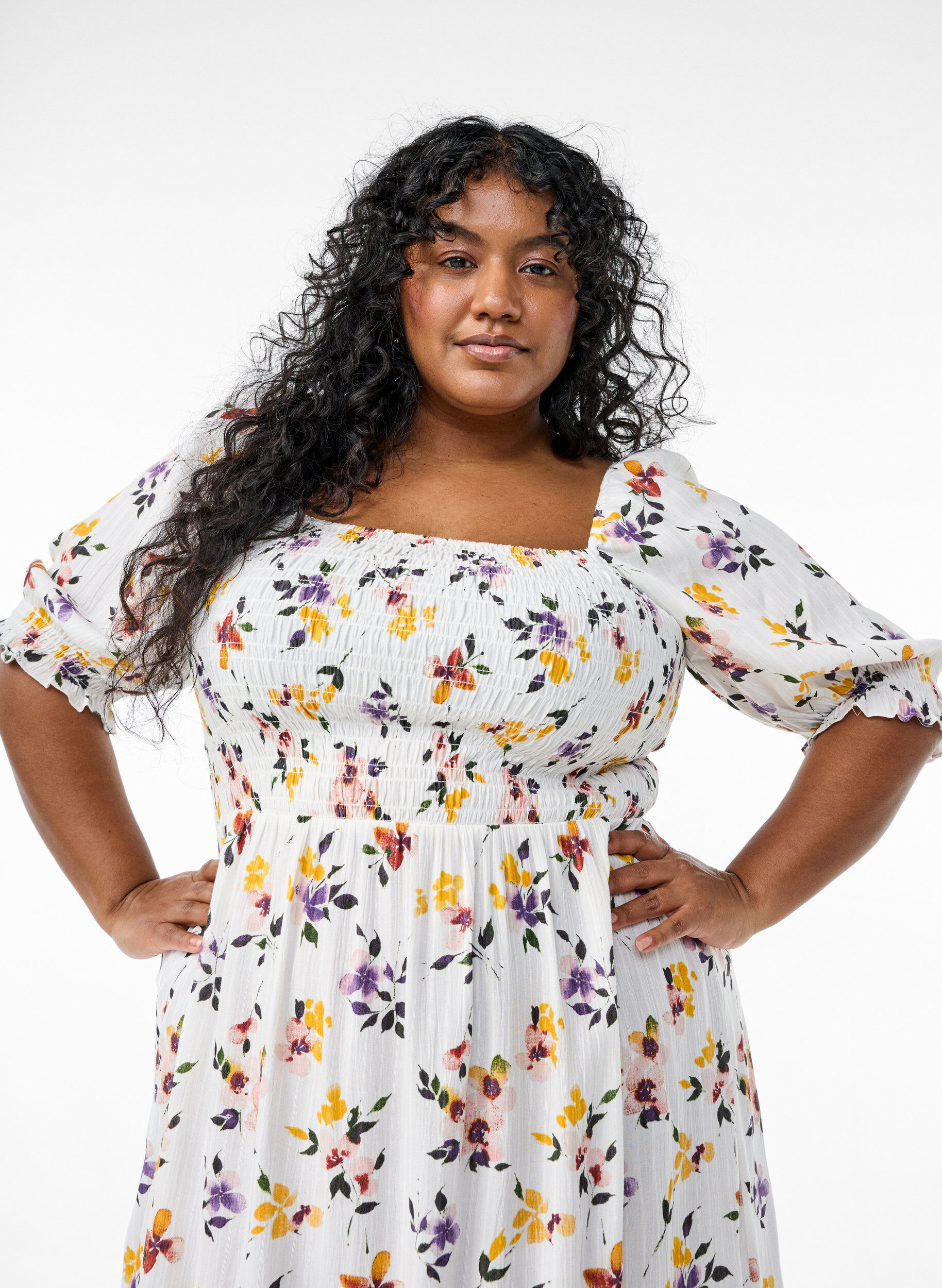 ZizziBlomstret sommerkjole i viskose, Hvid, Model image number 2