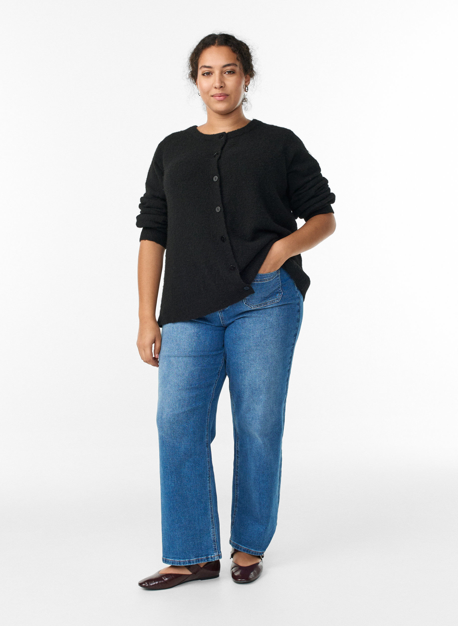 Zizzi Strikcardigan med uld og knapper, Sort, Model image number 1