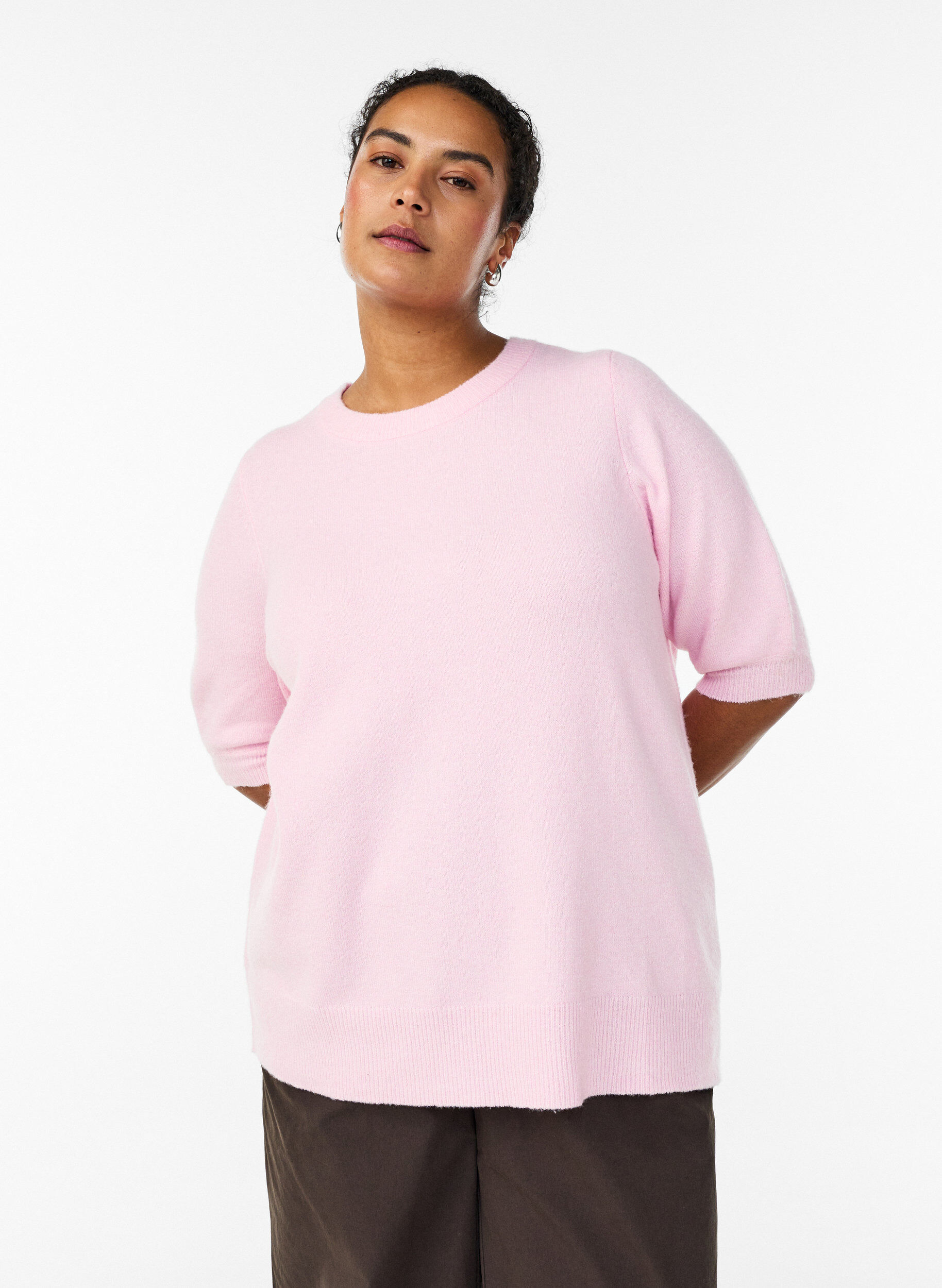 Zizzi Strikbluse med korte &aelig;rmer, Lyser&oslash;d, Model image number 0