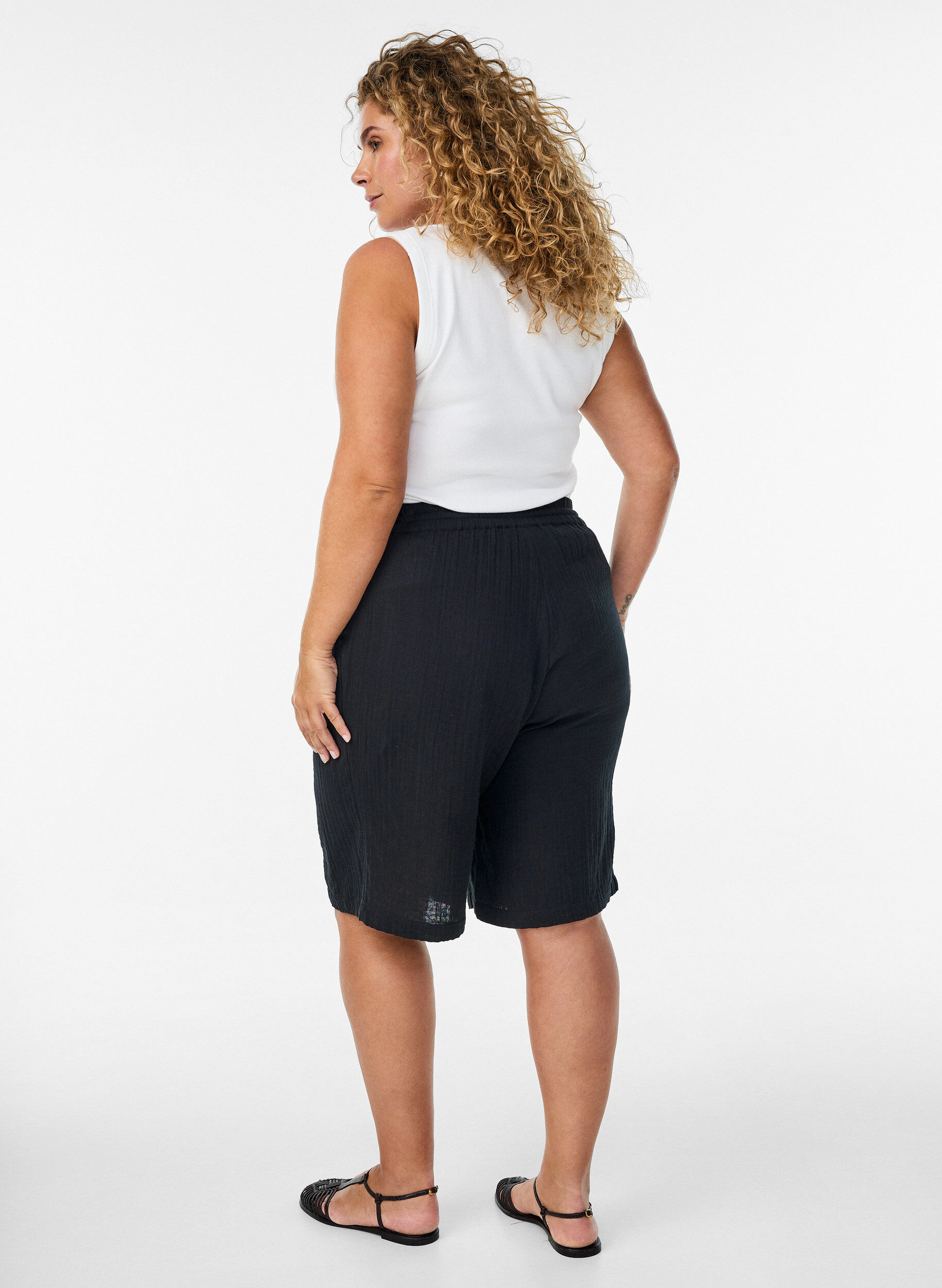 ZizziL&oslash;se shorts i bomuldsmusselin med h&oslash;j talje, Sort, Model image number 2