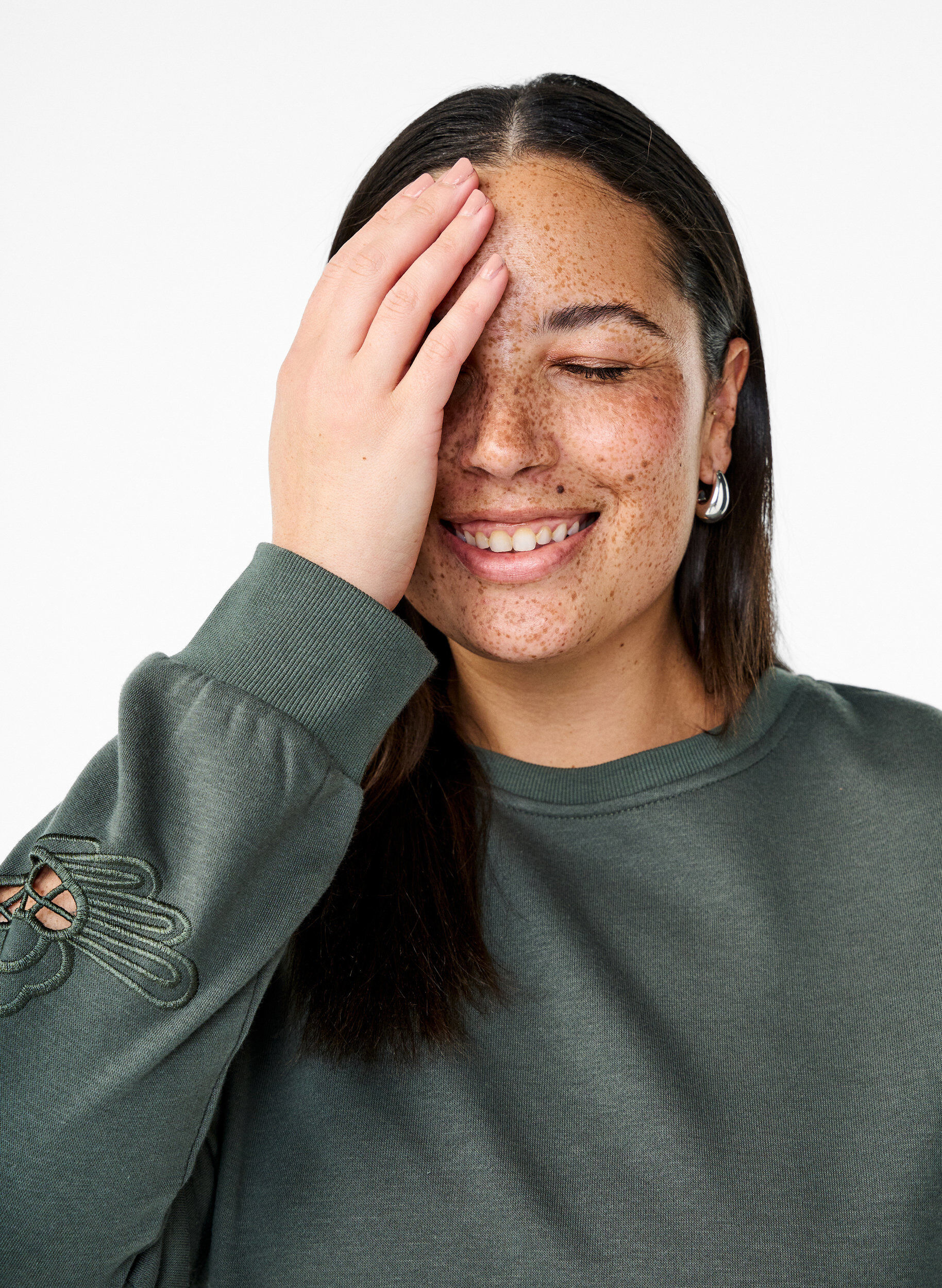 Zizzi Sweatbluse med broderede udsk&aelig;ringer, Thyme, Image image number 0