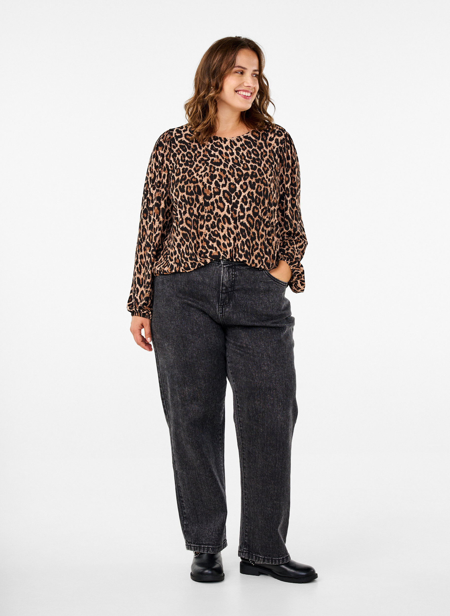 ZizziBluse med lange &aelig;rmer og leoprint, Brun, Model image number 1