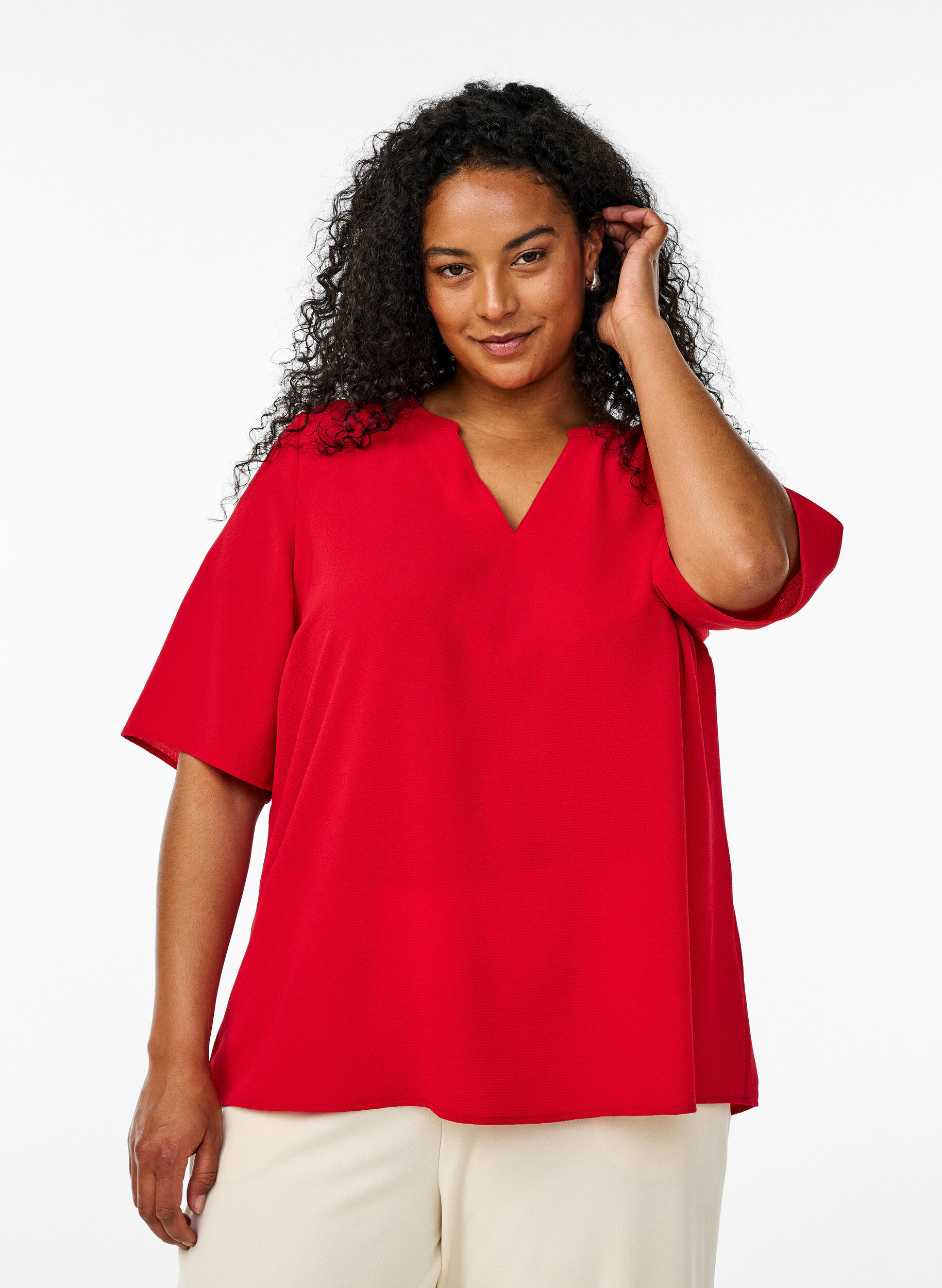 Zizzi Kort&aelig;rmet bluse med v-udsk&aelig;ring, R&oslash;d, Model image number 0