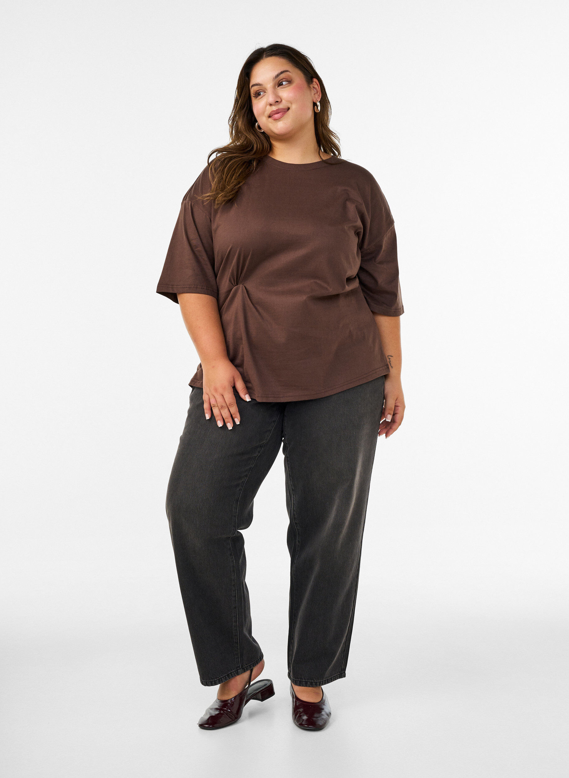 ZizziT-shirt med draperet detalje, Brun, Model image number 1