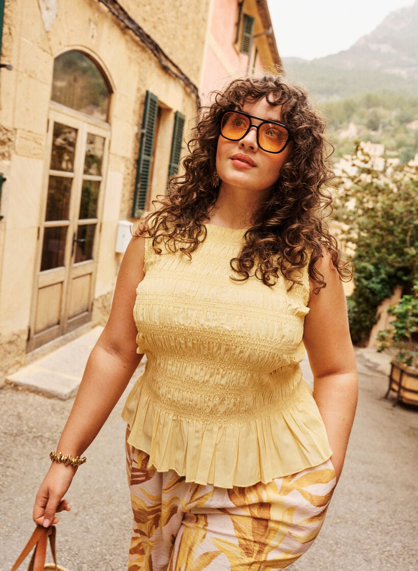 Smocktop med b&aring;dudsk&aelig;ring peplumkant, Gul, Image image number 0