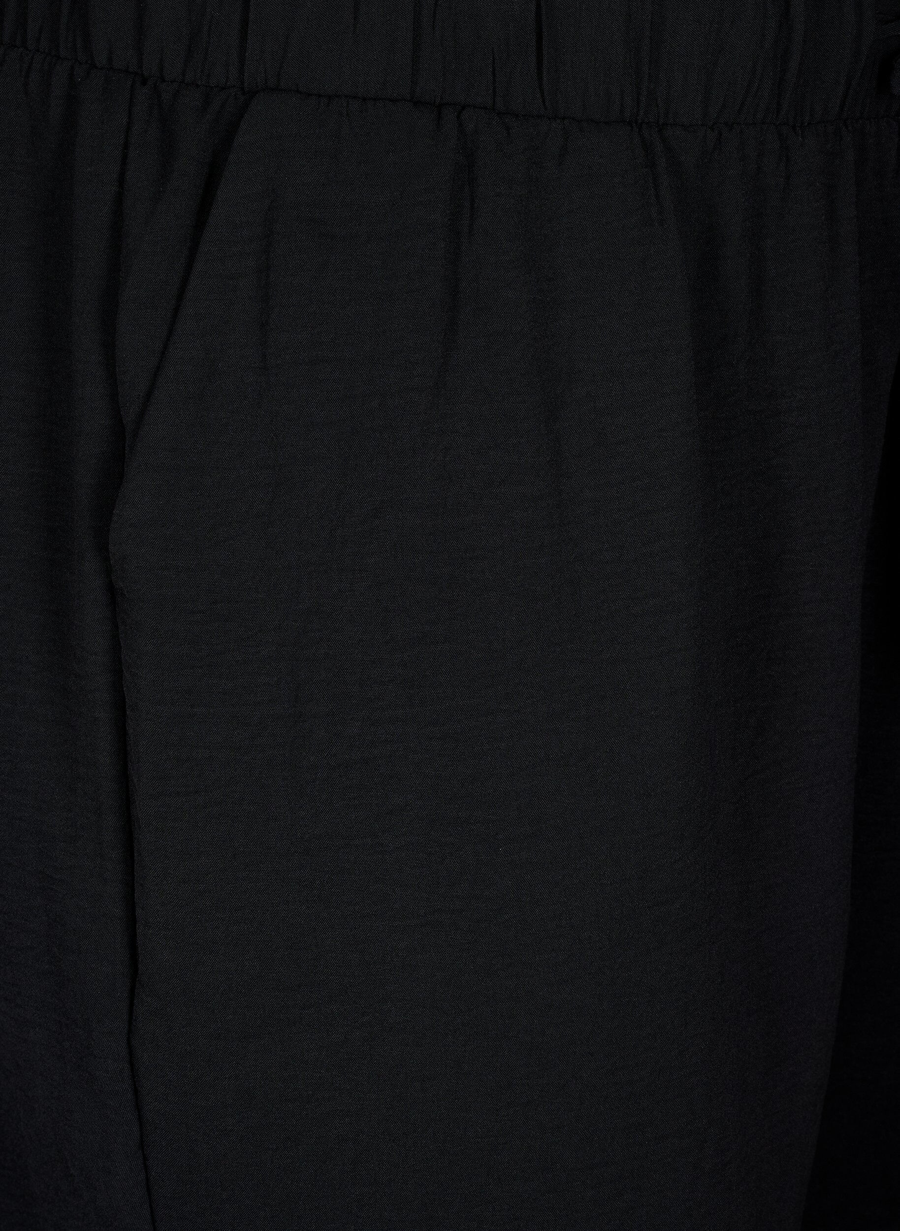 ZizziShorts med lommer og elastik i taljen, Sort, Packshot image number 2