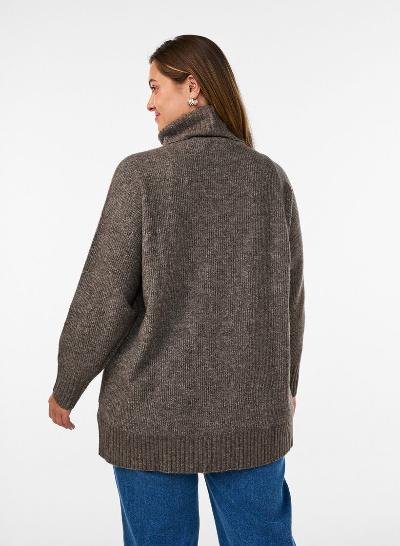 L&oslash;s strikbluse med rullekrave, Brun, Model image number 2