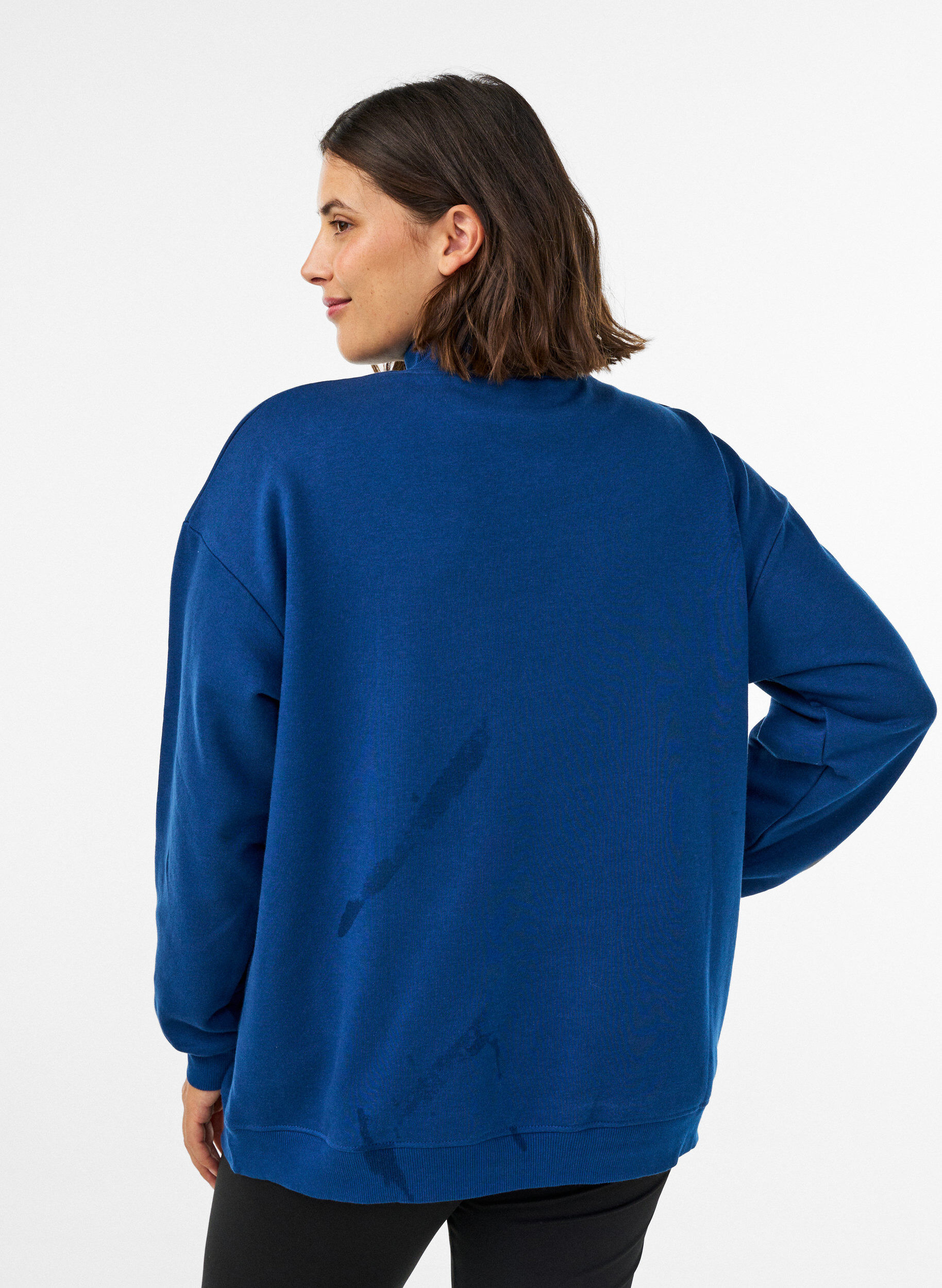 ZizziSweatshirt med h&oslash;j hals og sporty frontmotiv, Bl&aring;, Model image number 2
