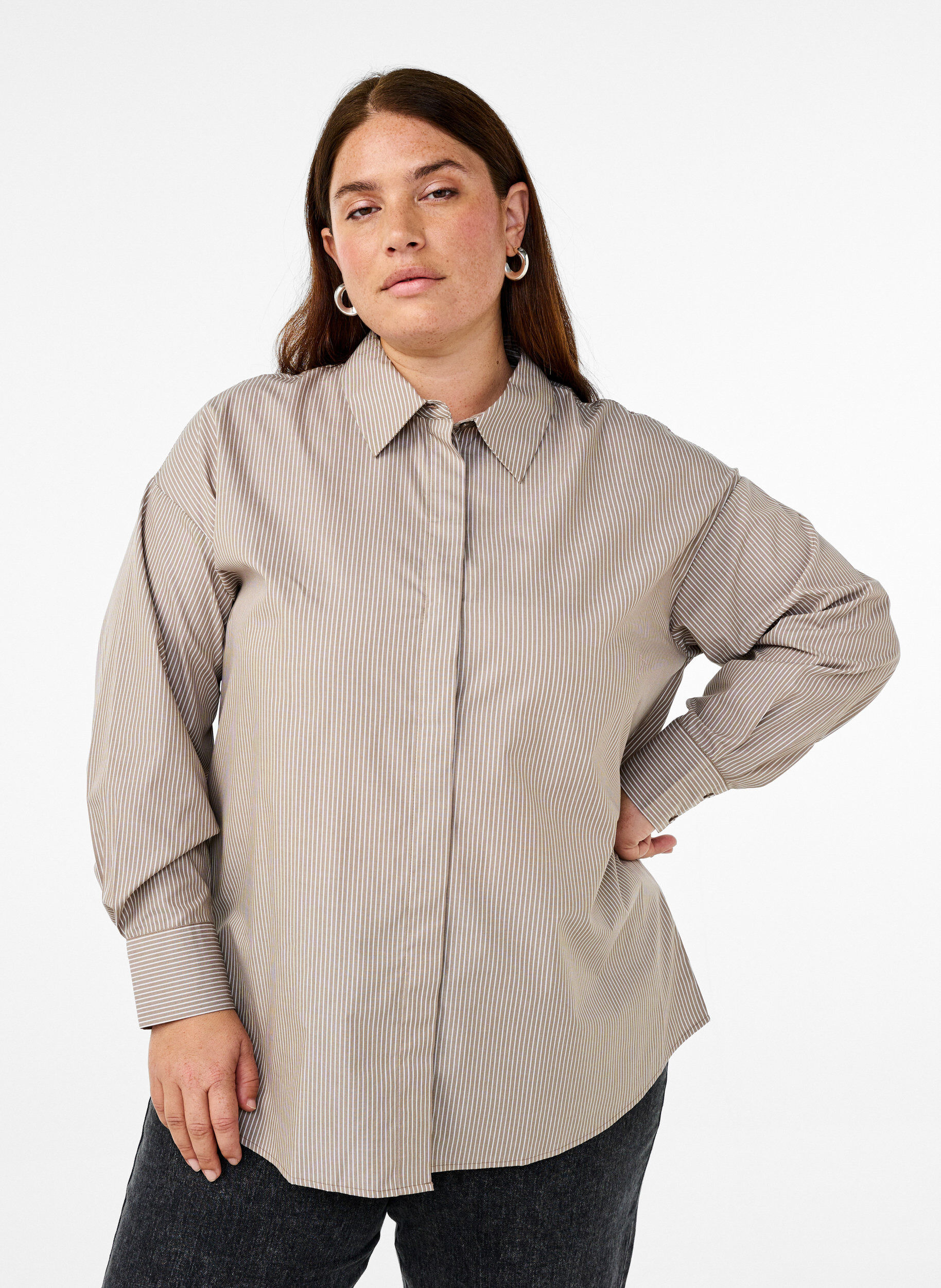 Zizzi L&oslash;s lang&aelig;rmet skjorte med striber, Brun, Model image number 0