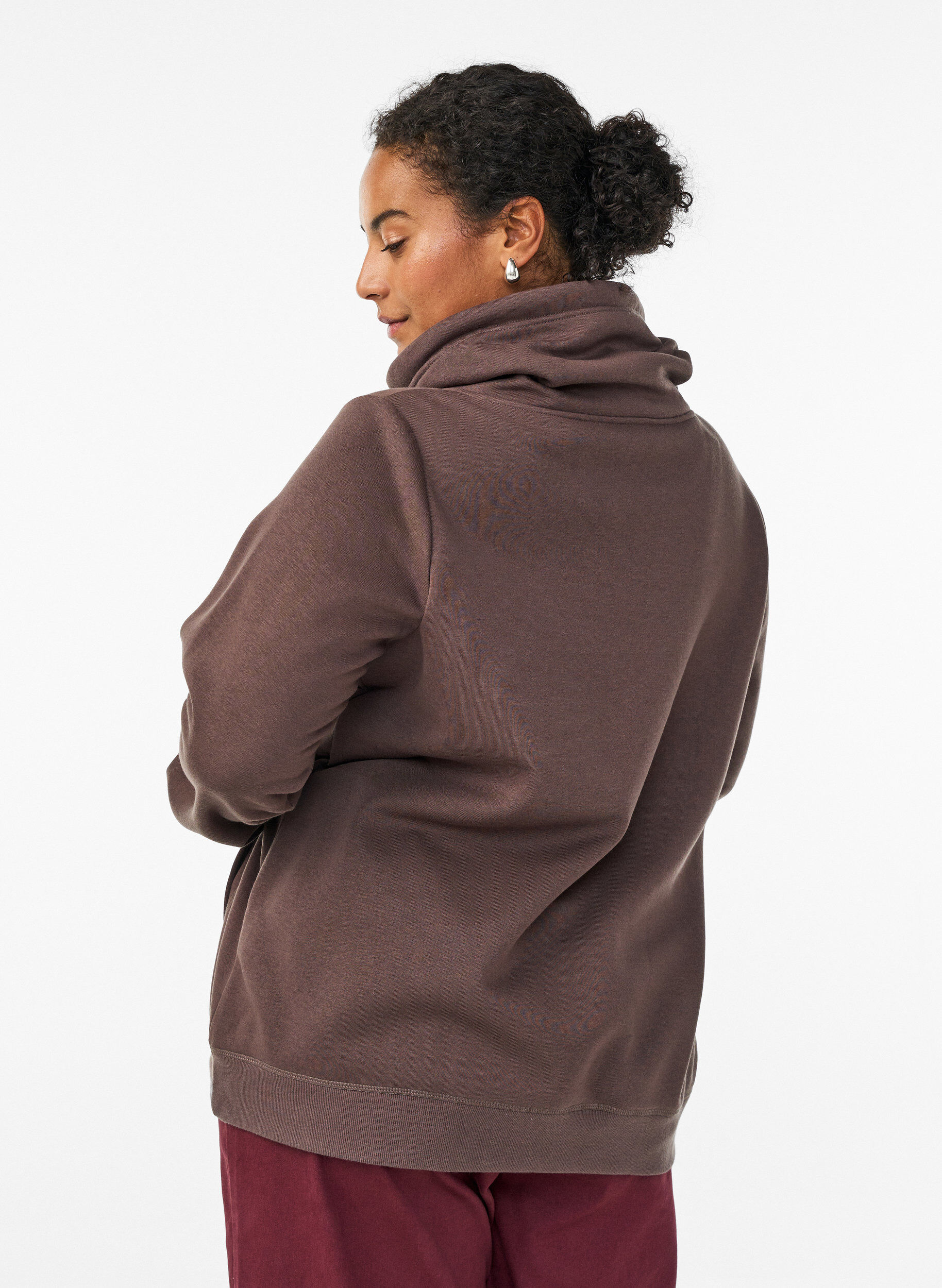 Zizzi FLASH - Sweatshirt med h&oslash;j krave og lommer, Brun, Model image number 2