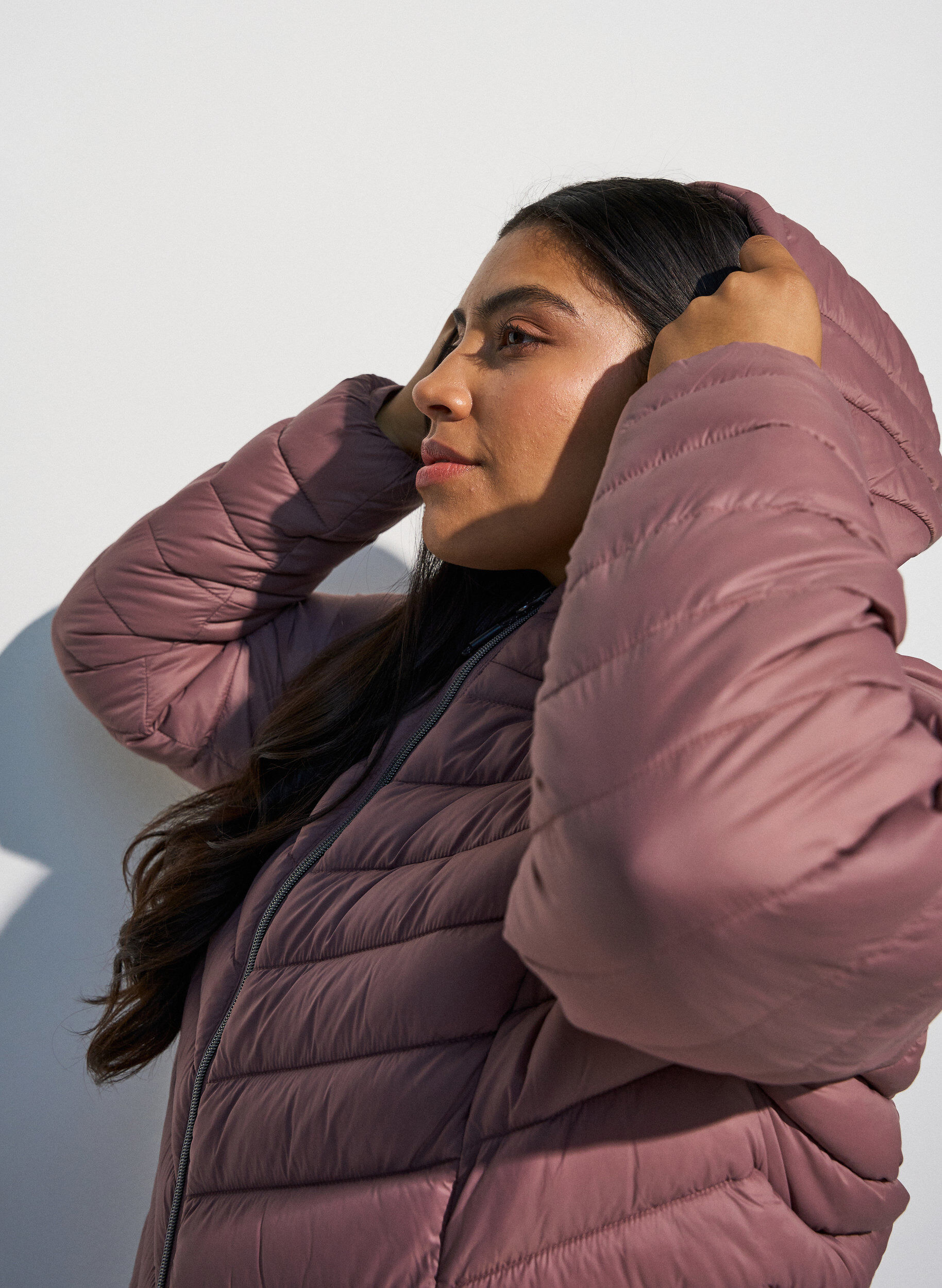 ZizziLetv&aelig;gts jakke med h&aelig;tte, Lyser&oslash;d, Model image number 3
