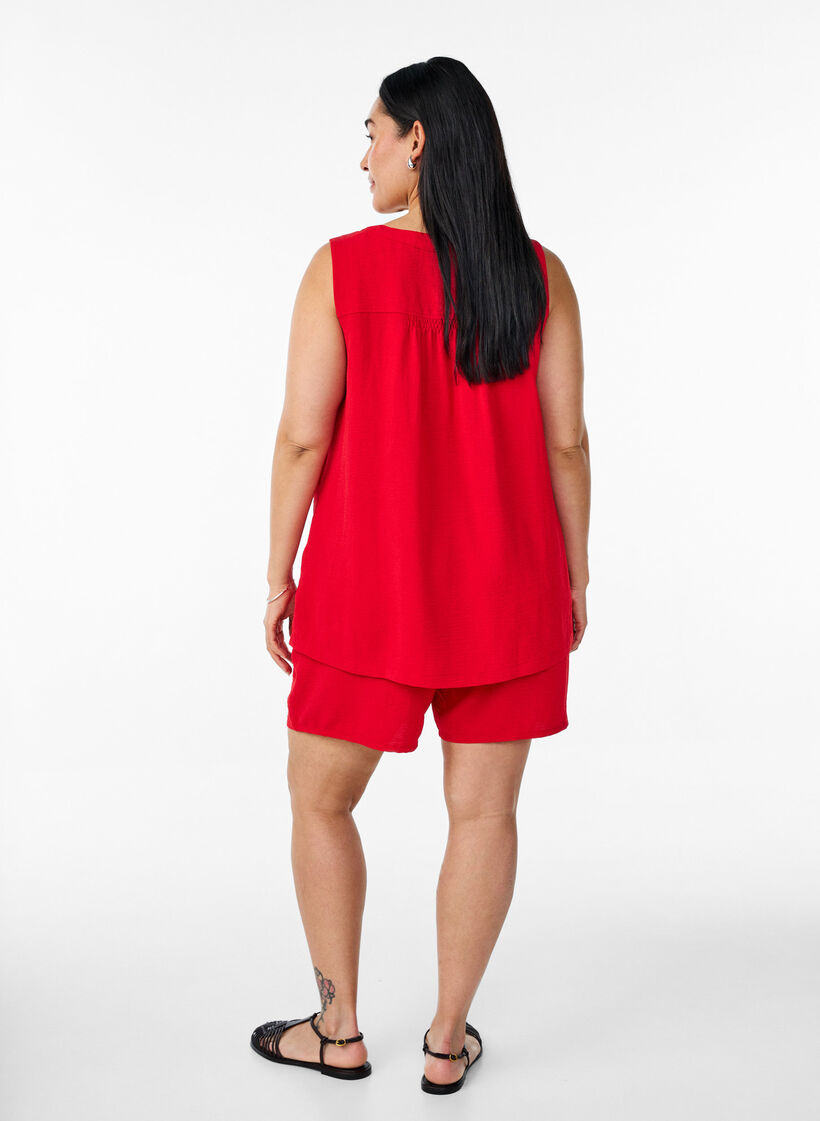 Shorts med lommer og elastik i taljen, R&oslash;d, Model image number 2