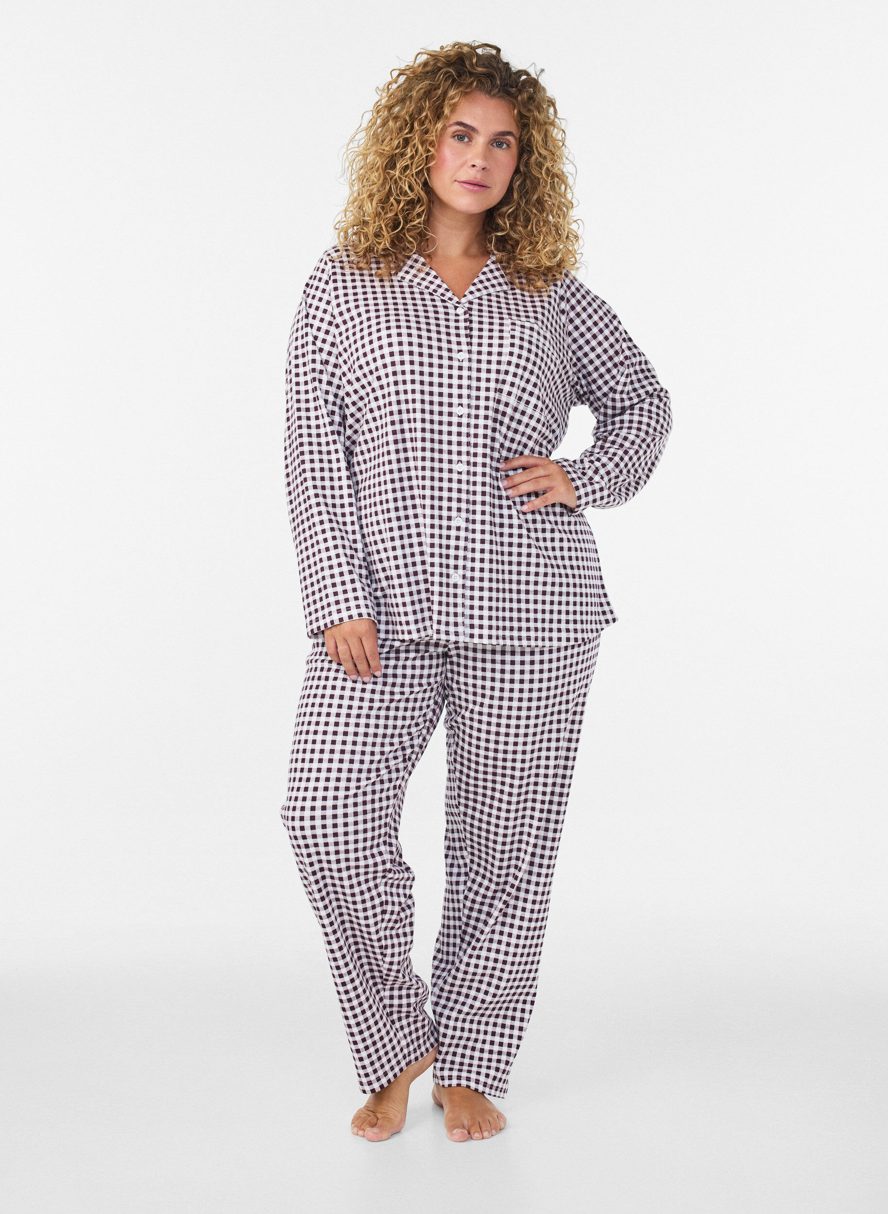 ZizziBomulds pyjamas-skjorte med brystlomme, R&oslash;d, Model image number 1
