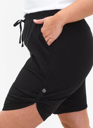 Løse shorts i bomuld med lommer, Black, Model image number 2