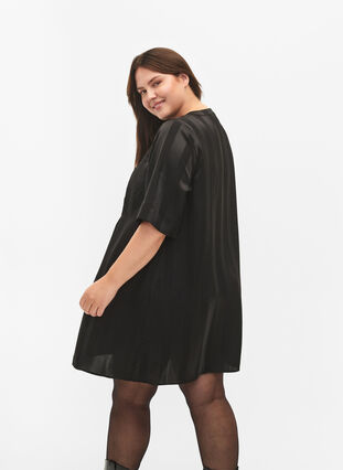 A-formet kjole med striber og 1/2 ærmer, Black, Model image number 1