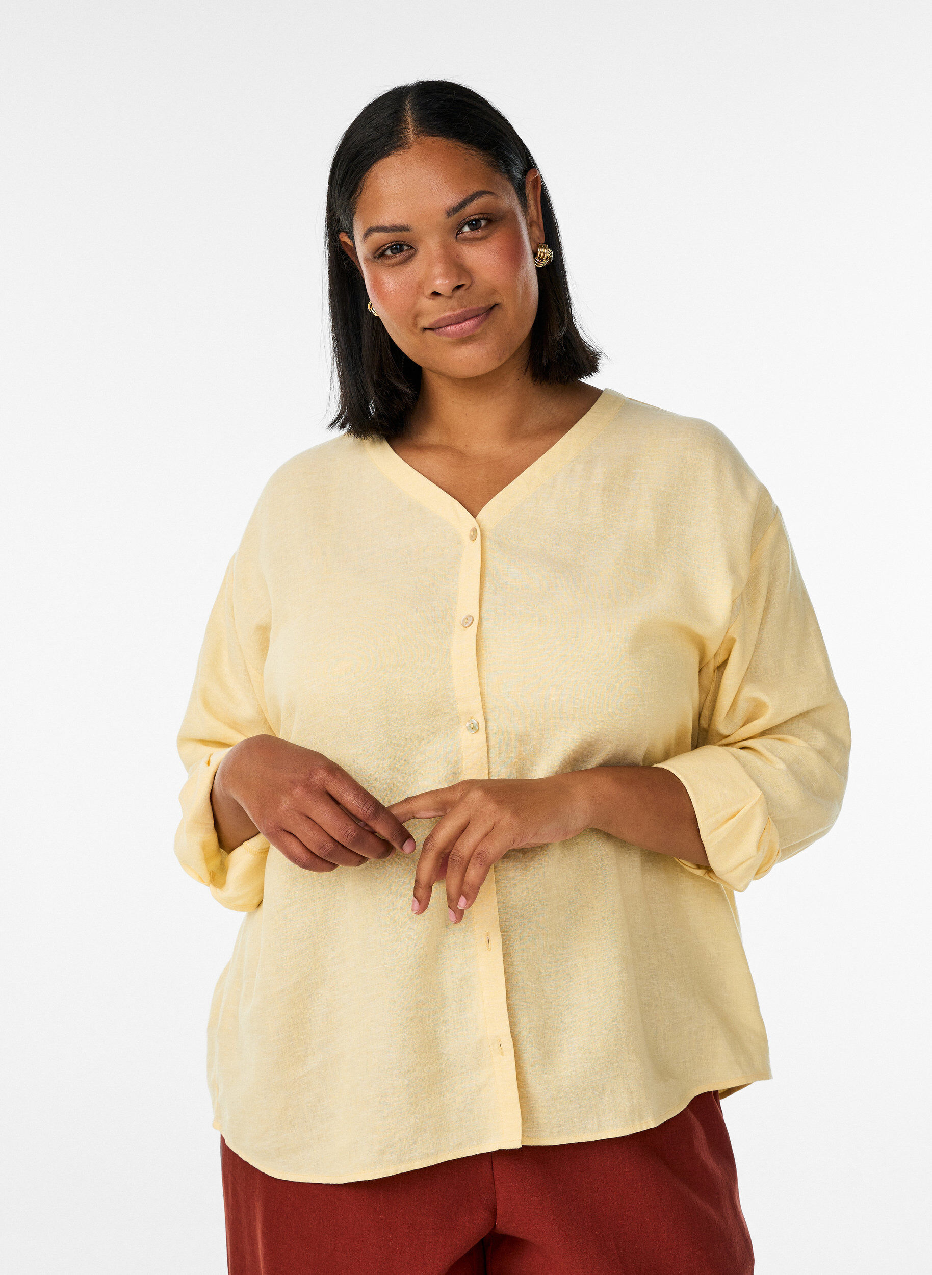 Bluse i h&oslash;r og viskose med V-udsk&aelig;ring, Gul, Model