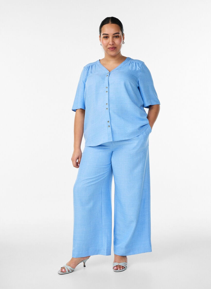 Skjortebluse med v-hals og korte &aelig;rmer, Bl&aring;, Model image number 1