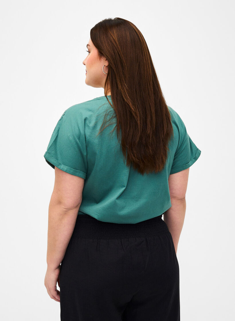 T-shirt i økologisk bomuld med broderi anglaise, Sea Pine, Model image number 1