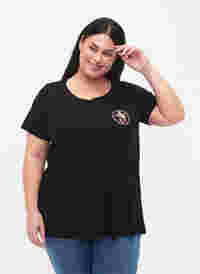 Bomulds t-shirt med fronttryk, Black W. Chest print, Model