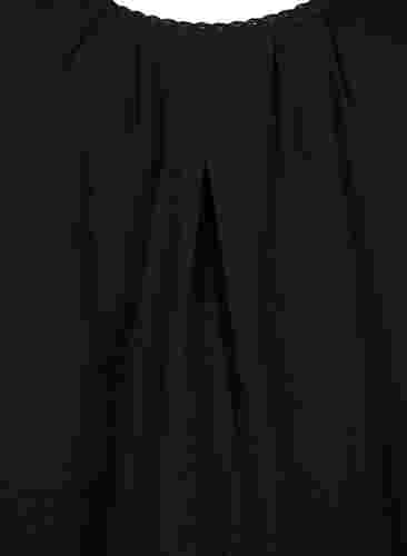 Bomuldstop med rund hals og blondekant, Black, Packshot image number 2
