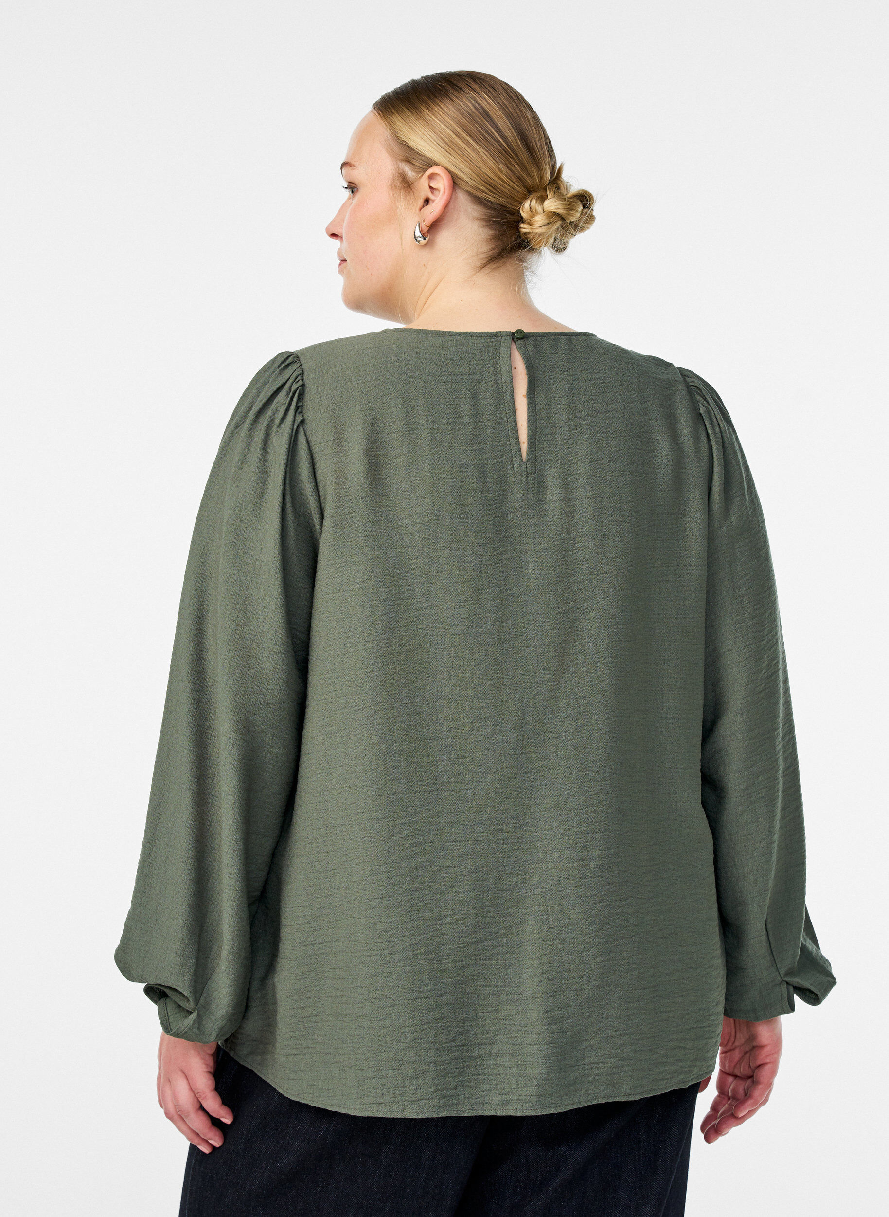 Zizzi Viskosebluse med lange &aelig;rmer, Gr&oslash;n, Model image number 2