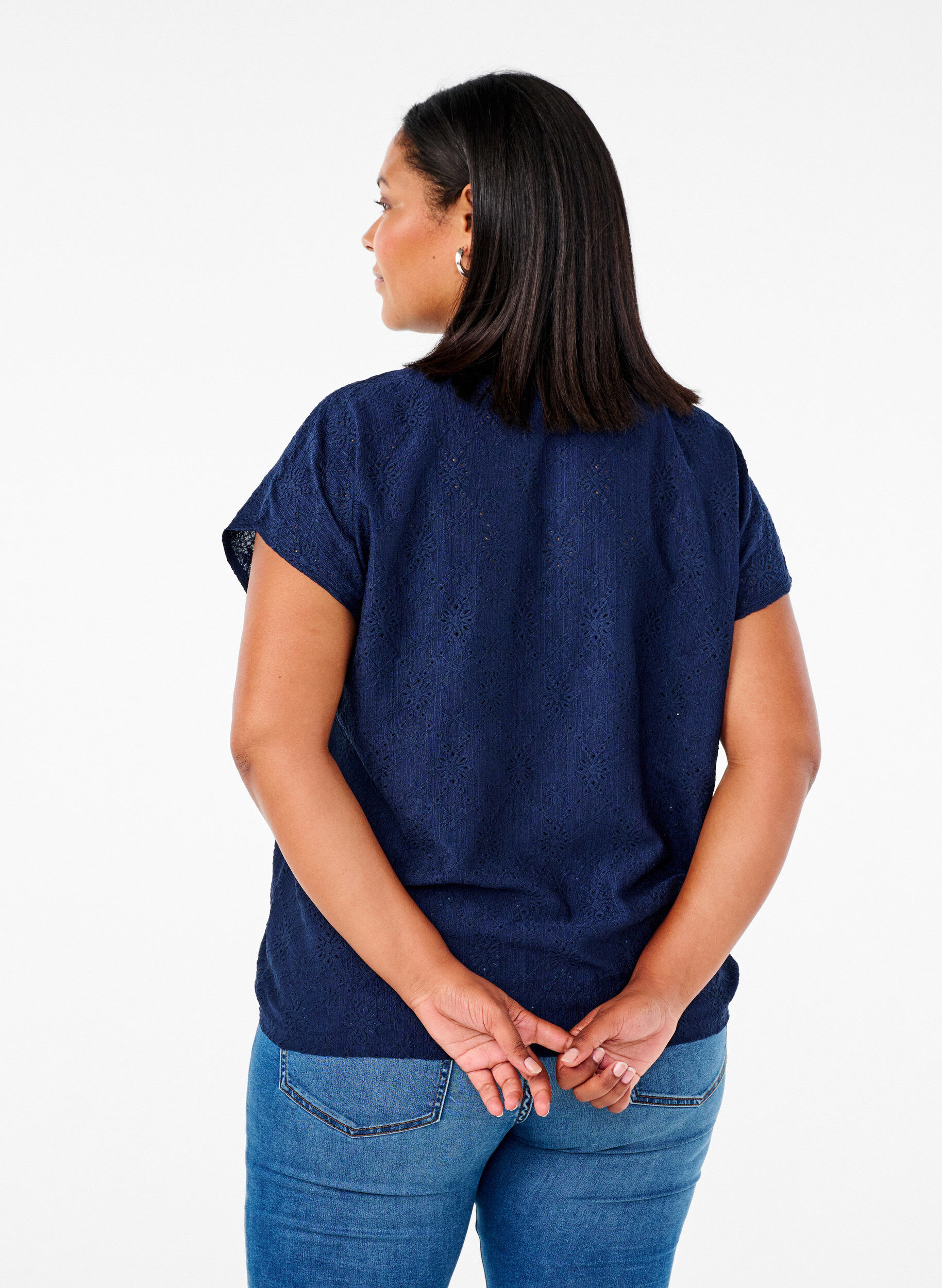 Zizzi Bluse med korte &aelig;rmer og blomsterbroderi, Naval Academy, Model image number 1