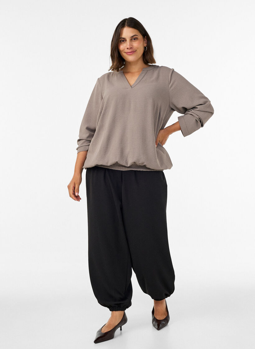 Bluse med ballonform og V-udsk&aelig;ring, Beige, Model image number 1