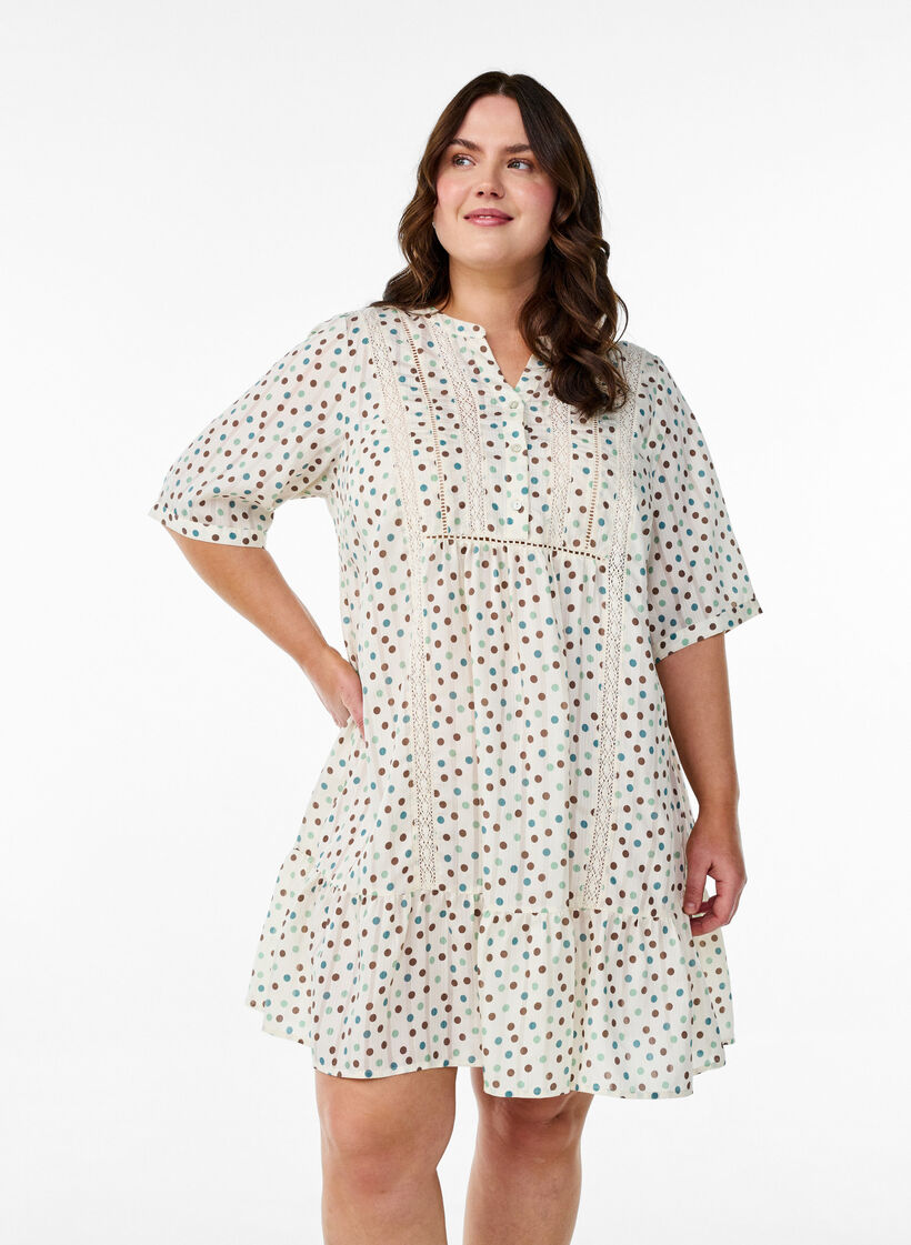 Kort viskosekjole med blondebånd og a-snit, Hvid, Model image number 0