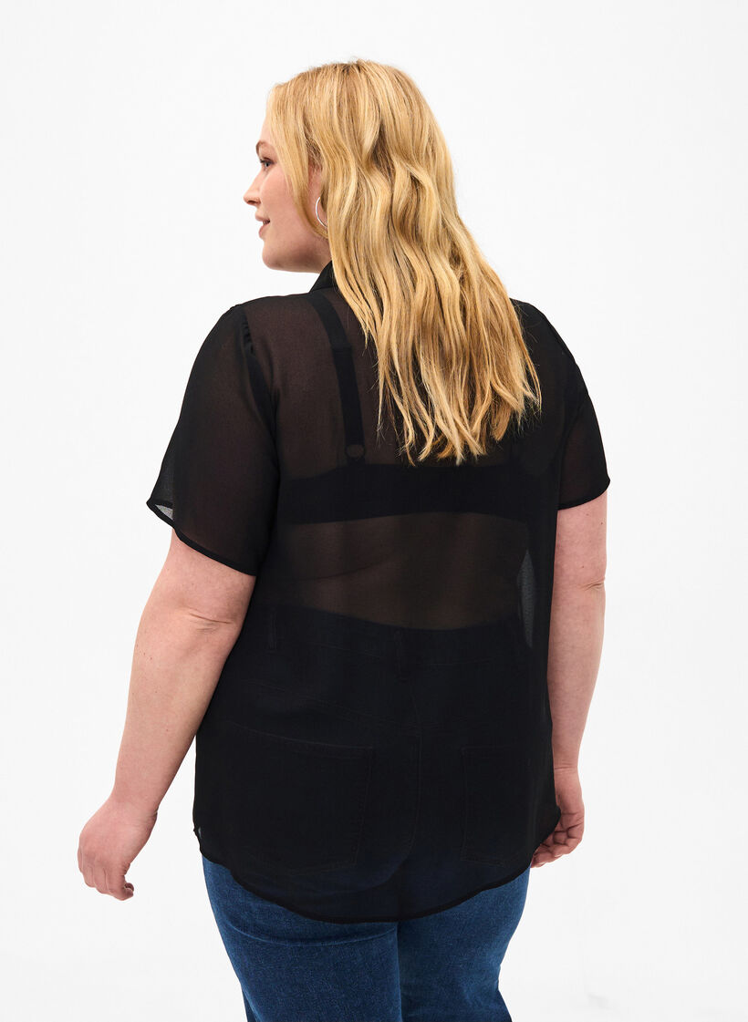 Kortærmet skjortebluse med flæser, Black, Model image number 1