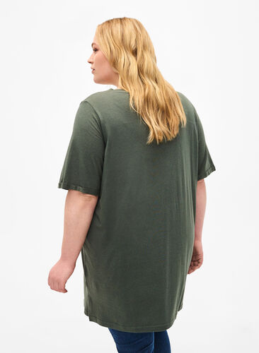 Ensfarvet oversize t-shirt med v-hals, Thyme, Model image number 1