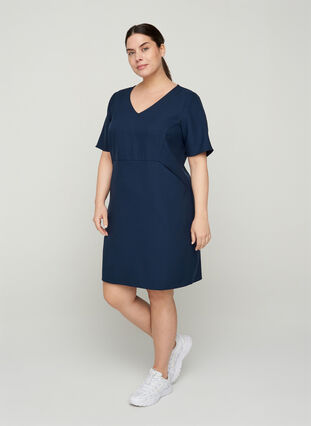 Ensfarvet etui kjole med v-udskæring, Navy Blazer, Model image number 2