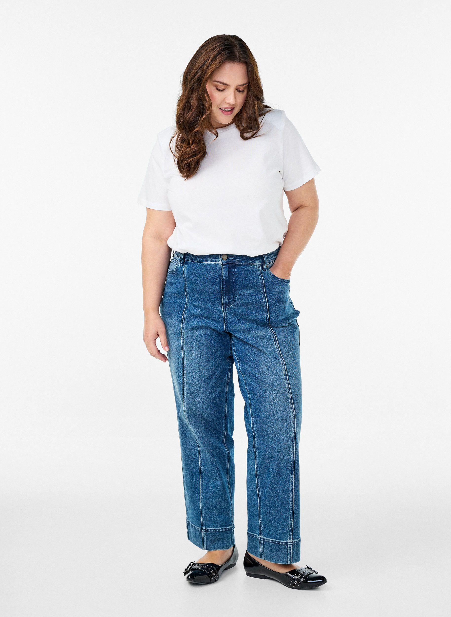 Zizzi Basic t-shirt i bomuld med skulderpuder, Hvid, Model image number 1