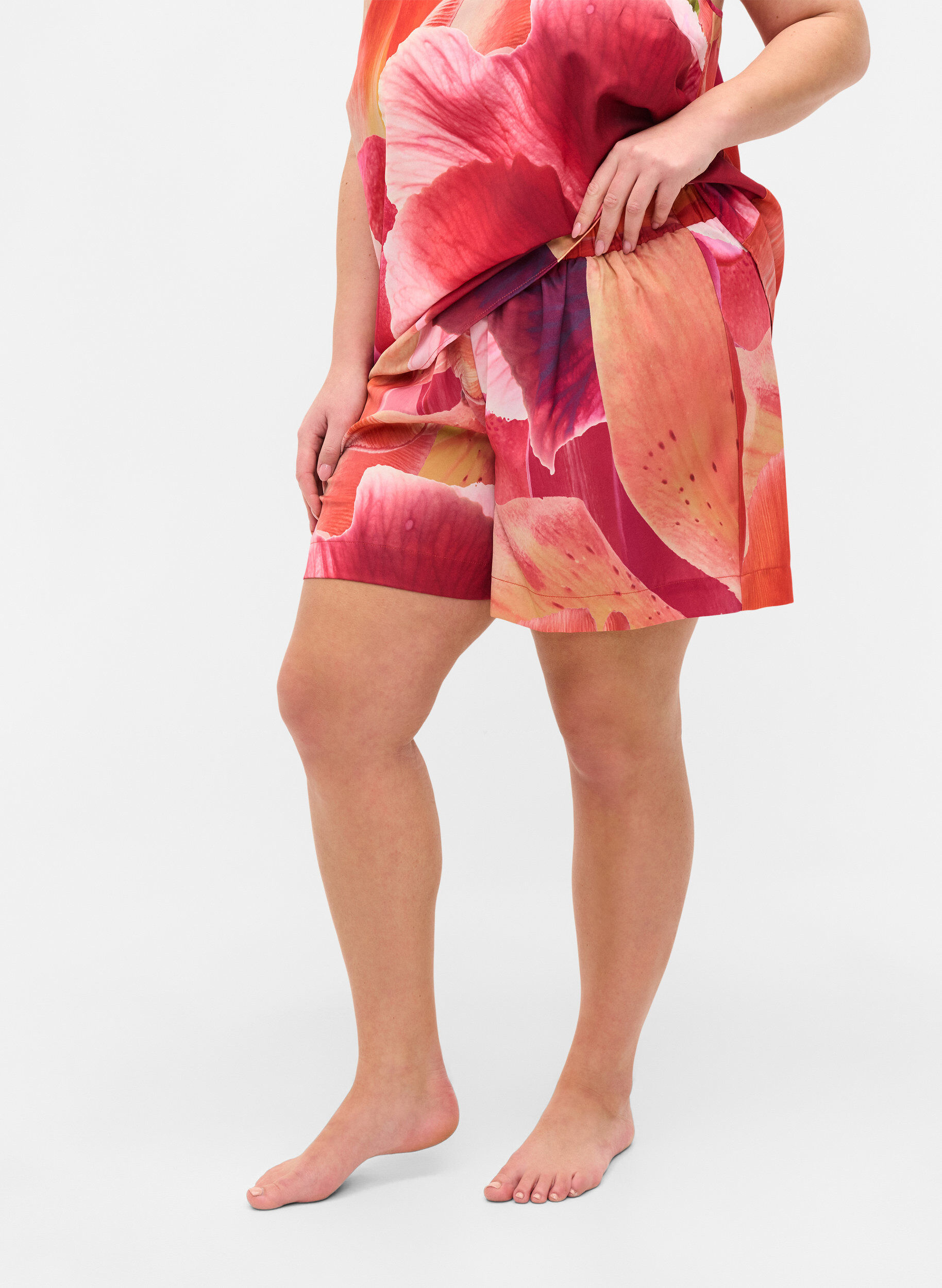 Zizzi M&oslash;nstrede natshorts med sn&oslash;re, Orange Pink AOP, Model image number 2