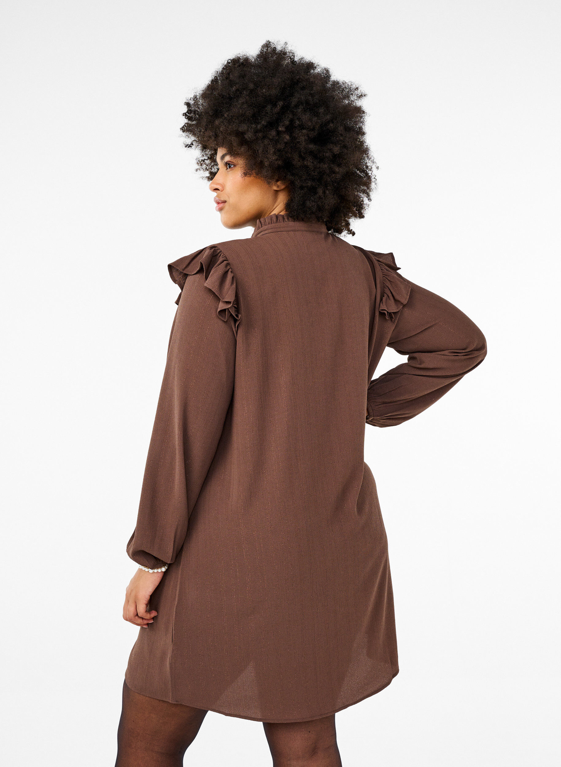 Zizzi Kort kjole med fl&aelig;ser og glimmer, Brun, Model image number 2