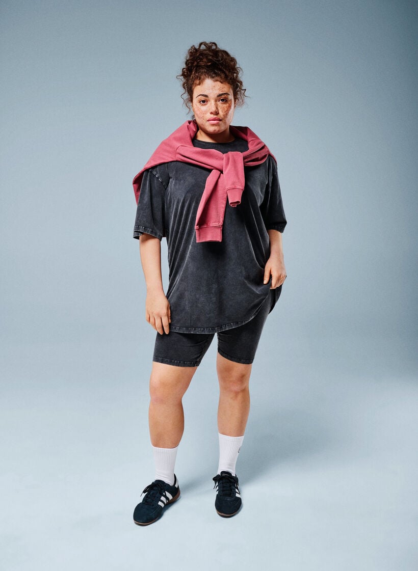 T&aelig;tsiddende jerseyshorts med washed effekt, Sort, Image image number 0