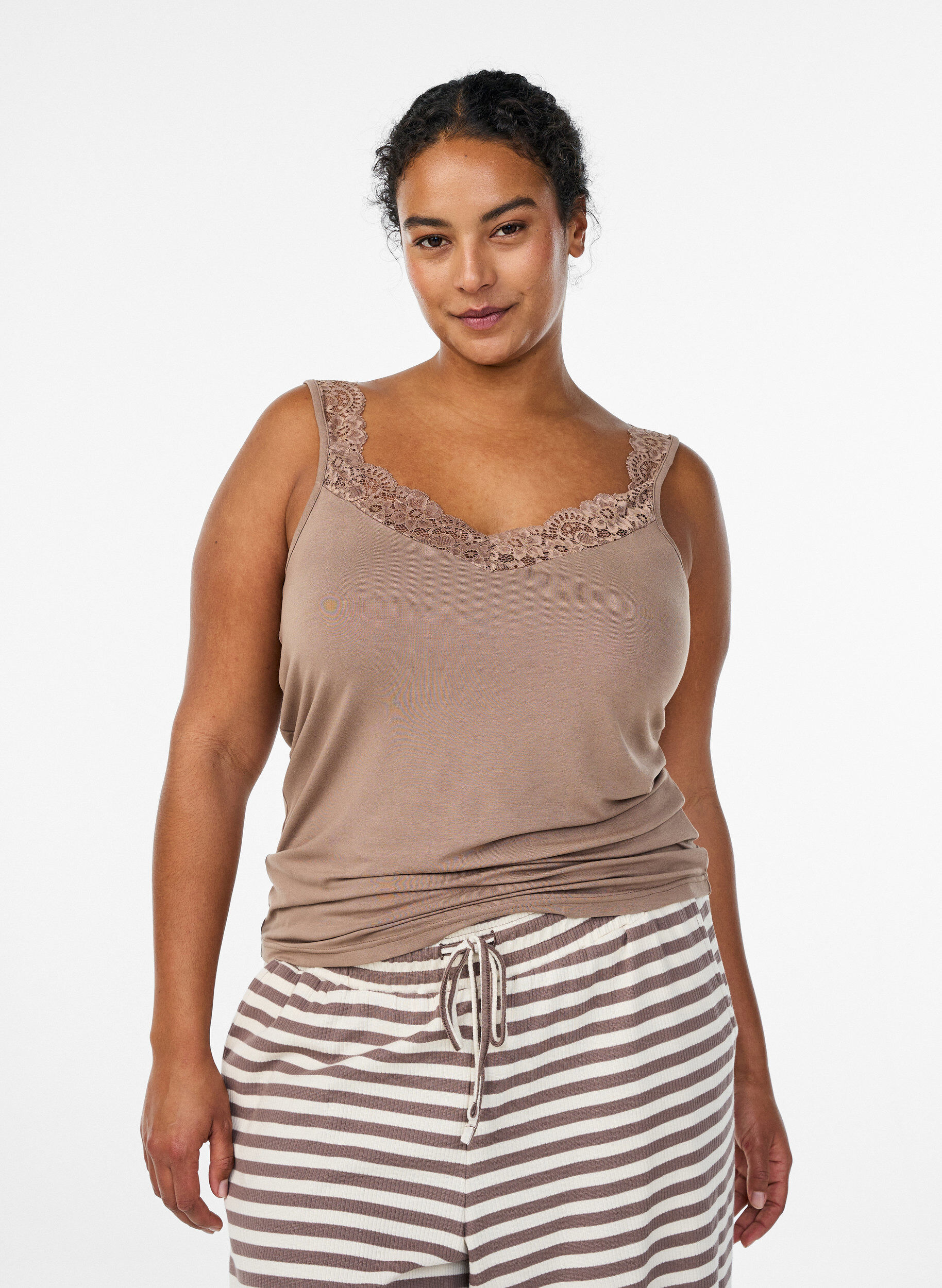 ZizziViskose top med blondekant, Beige, Model image number 0