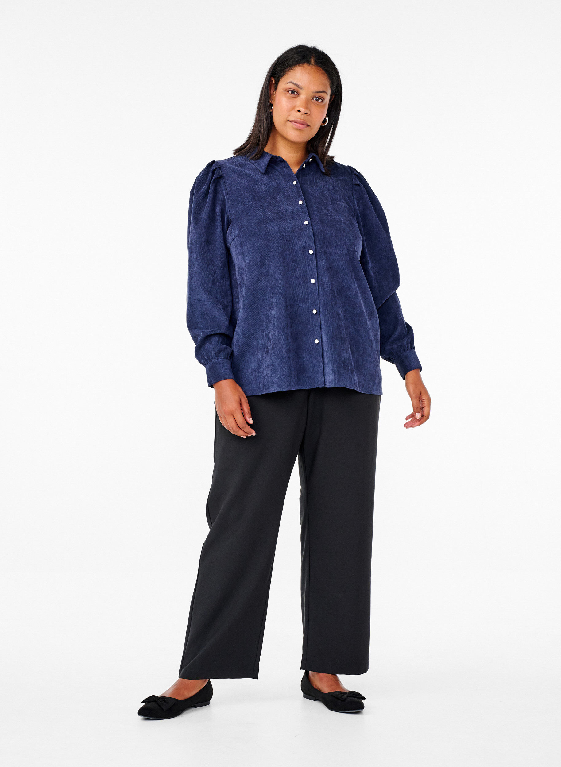 Zizzi Fl&oslash;jlsskjorte med rhinesten knapper, Medieval Blue, Model image number 2