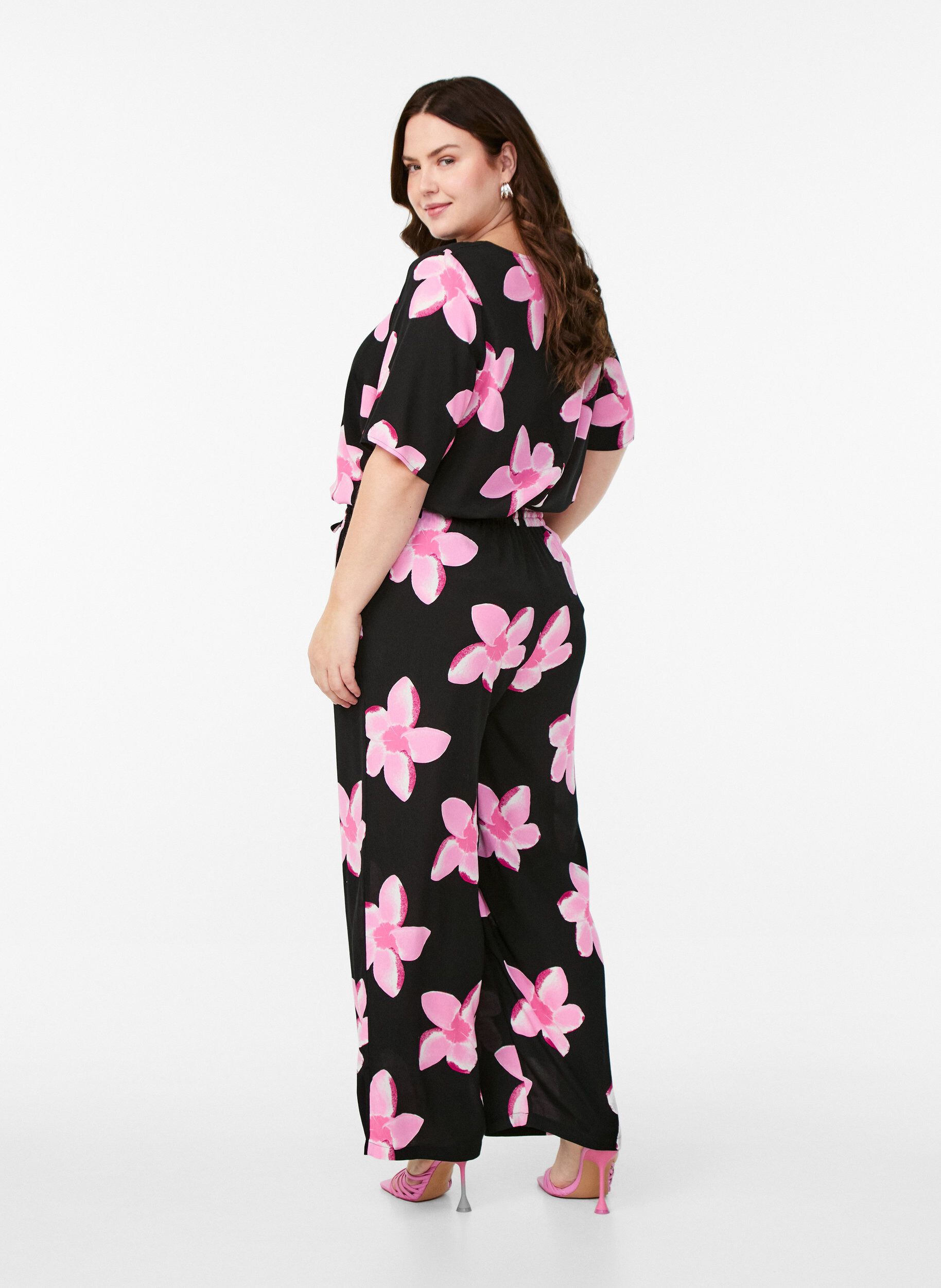 Zizzi L&oslash;se viskosebukser med print, Sort, Model image number 1