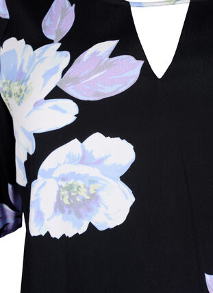 Kortærmet bluse i viskose med print , Black Big Flower AOP, Packshot image number 2