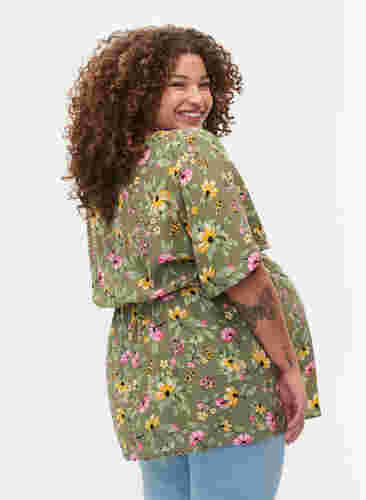 Blomstret graviditets bluse i viskose, Green Flower Print, Model image number 1