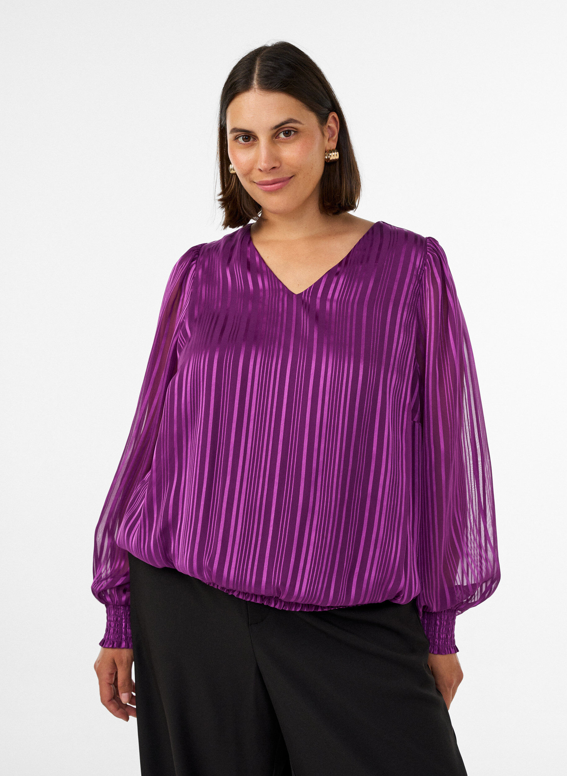 Bluse med stribem&oslash;nster og ballonform, Lilla, Model