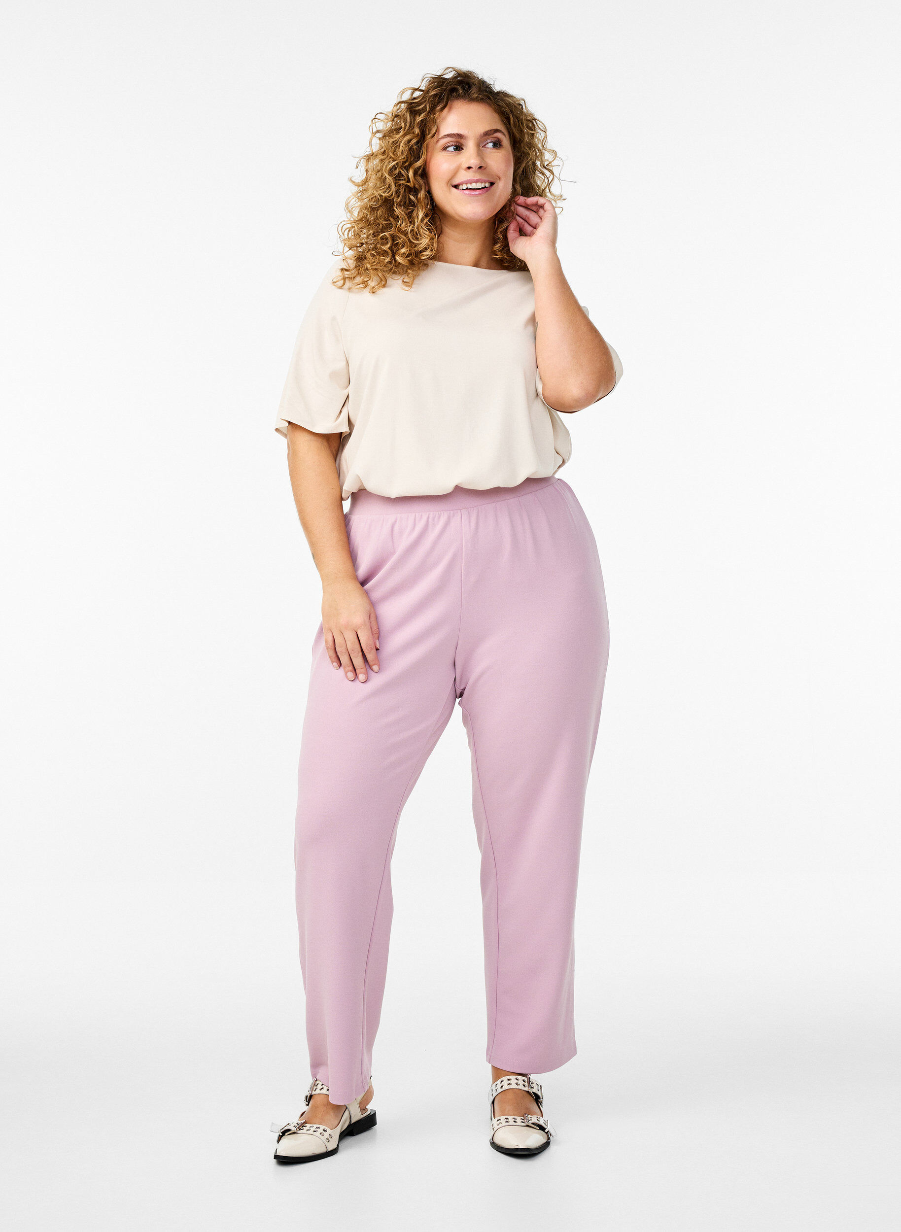 Bukser med straight fit, Lyser&oslash;d, Model