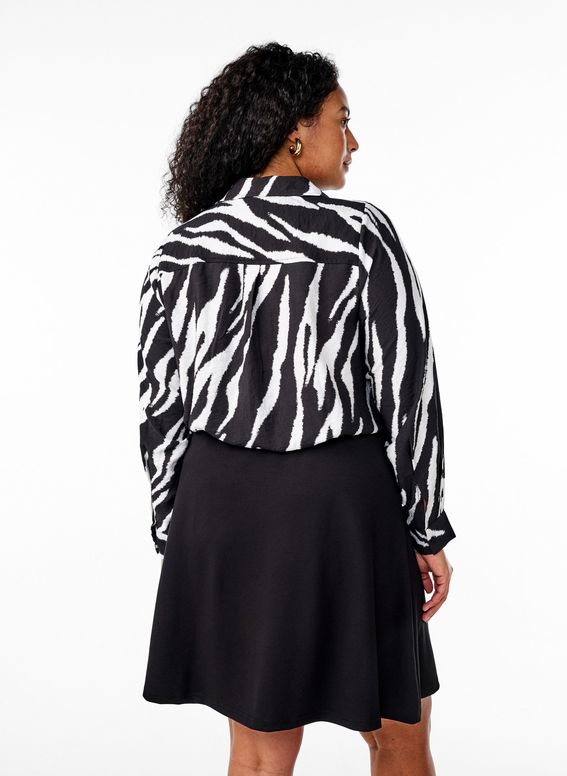 Zizzi Skater nederdel i viskose, Sort, Model image number 1